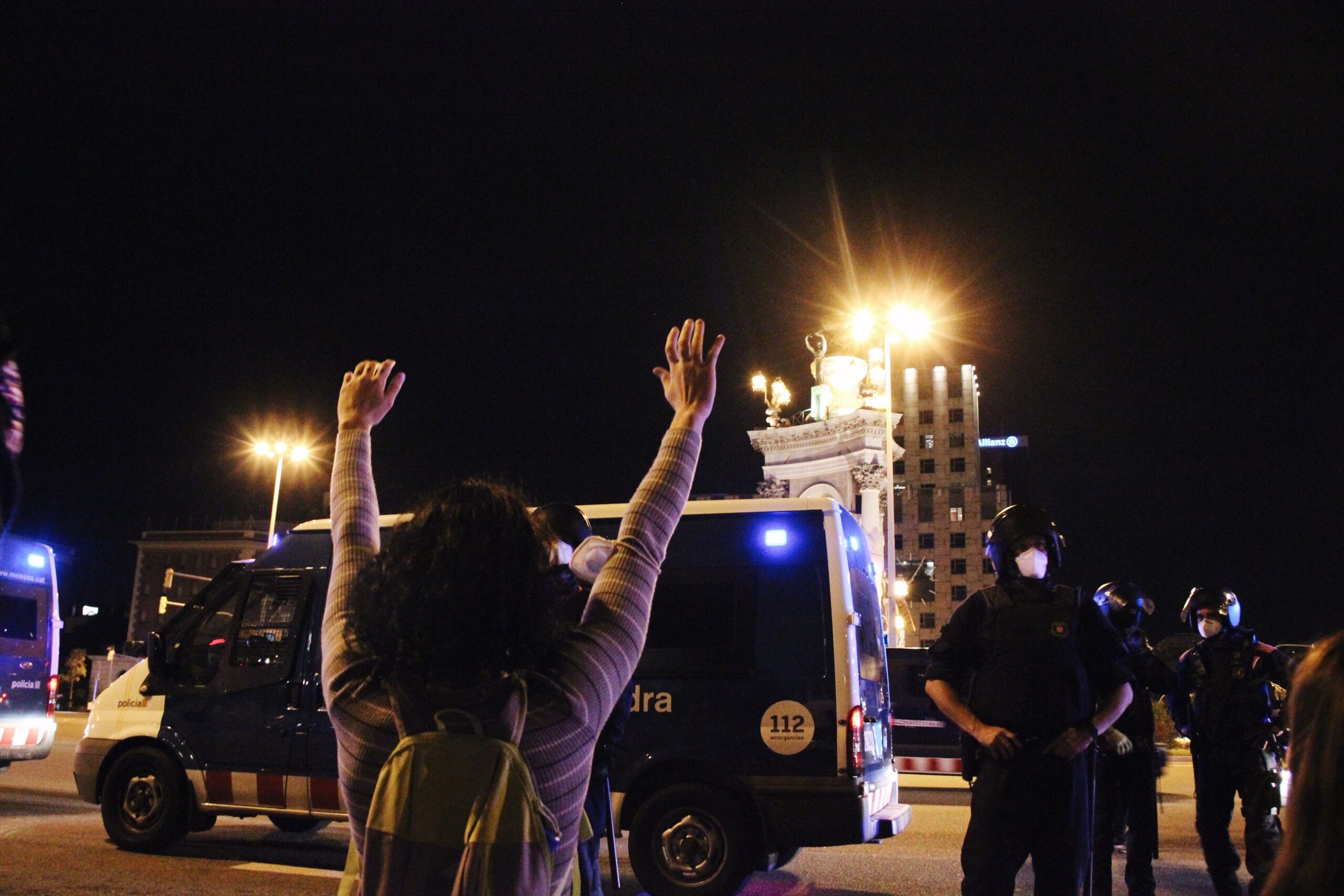 Protesta durant la primera nit de toc de queda a Barcelona / Cedida - Saskia Morta