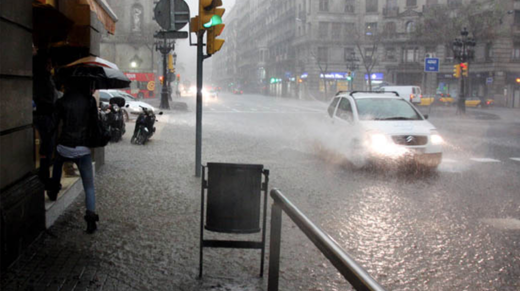 Pluja torrencial a Barcelona, en una imatge d'arxiu / Ajuntament de Barcelona