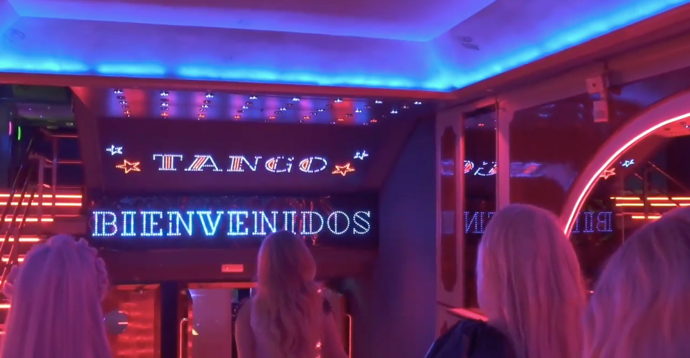 L'entrada a la sala Tango en un vídeo promocional de la sala / Facebook