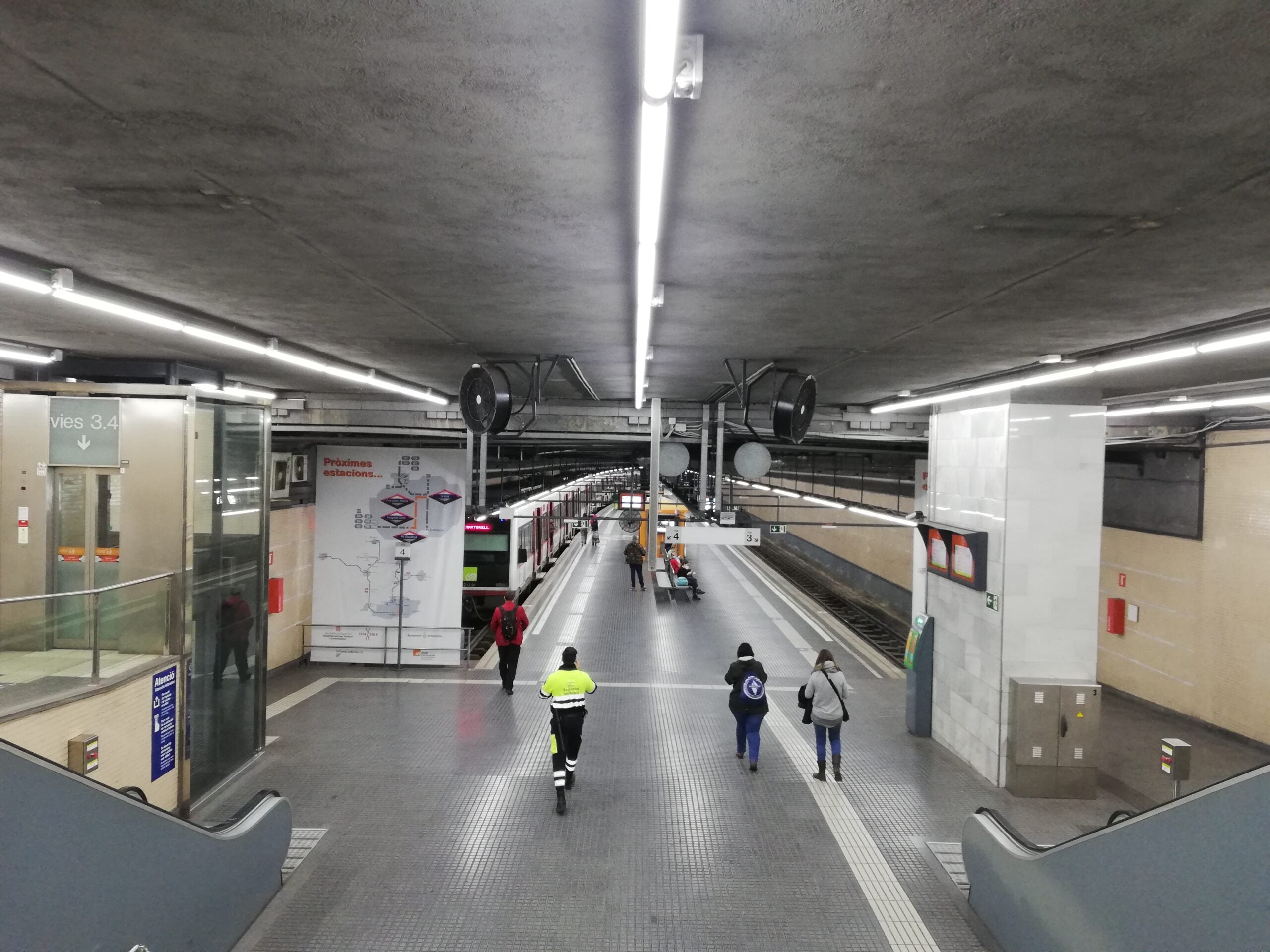 Les vies 1 i 2 de plaça Espanya / Adrià Lizanda