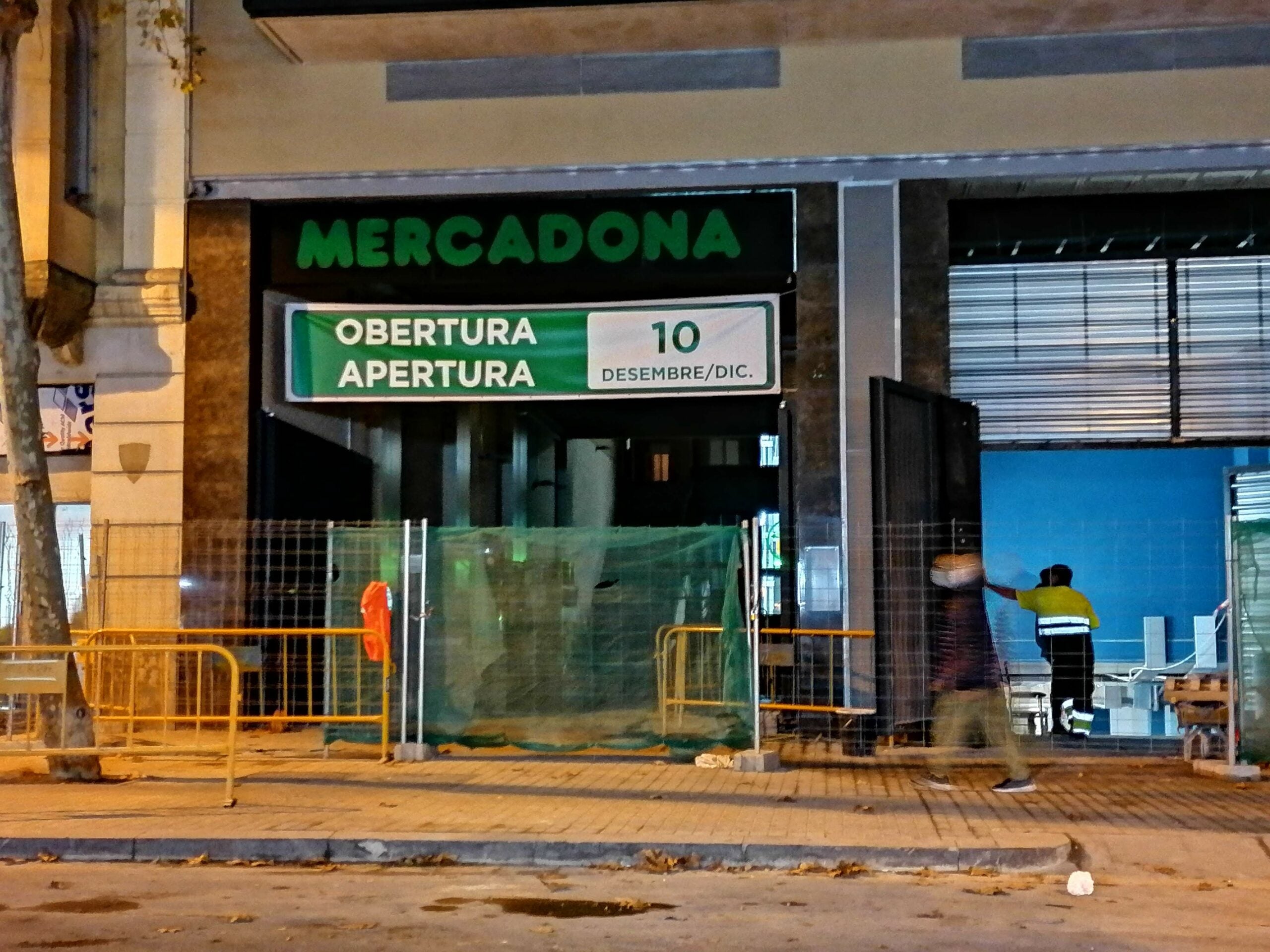 Nou supermercat Mercadona als antics cinemes Niza / MMP