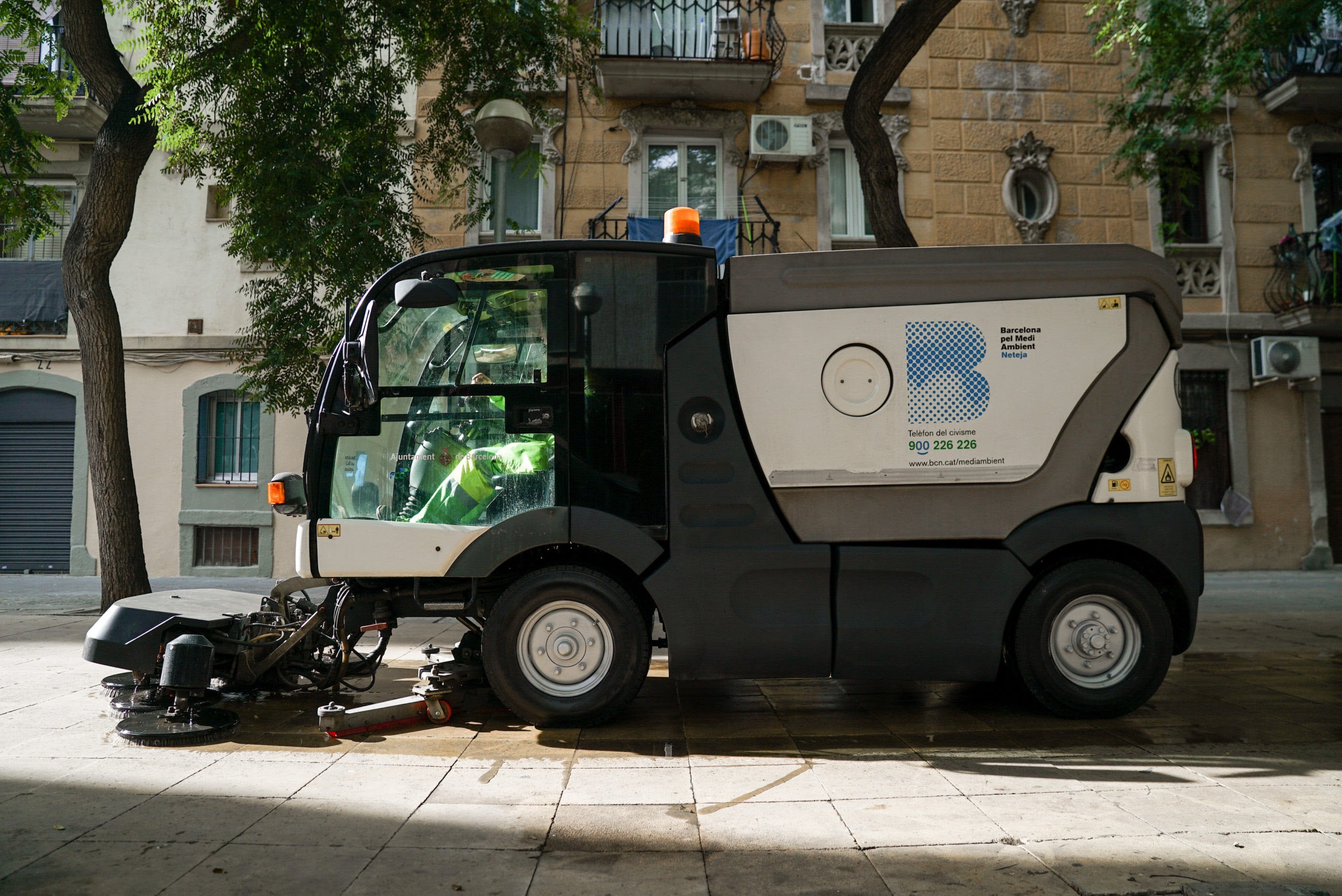 Els serveis de neteja intensifiquen la seva feina a Ciutat Vella / Ajuntament de Barcelona