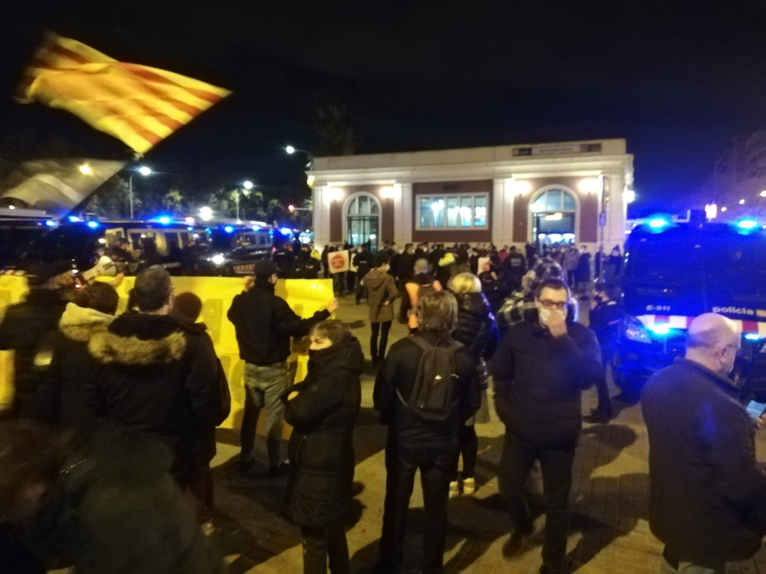 Integrants del tall de la Meridiana, aquest dilluns 21 de desembre / A.L.