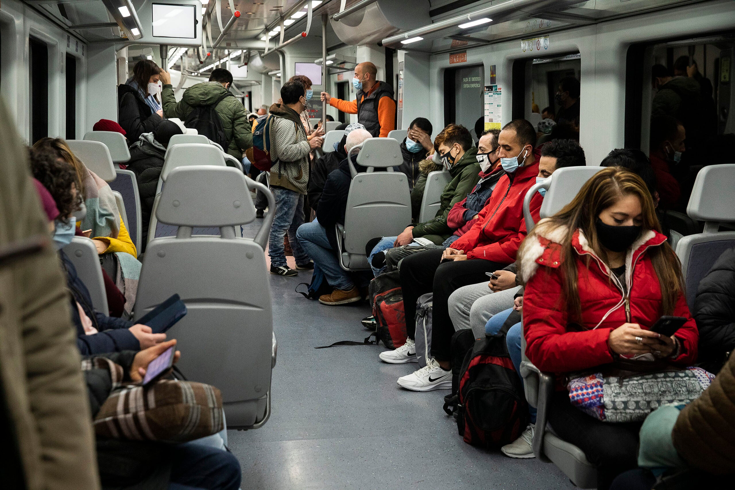 Passatgers de Rodalies, en una imatge d'arxiu / Jordi Play