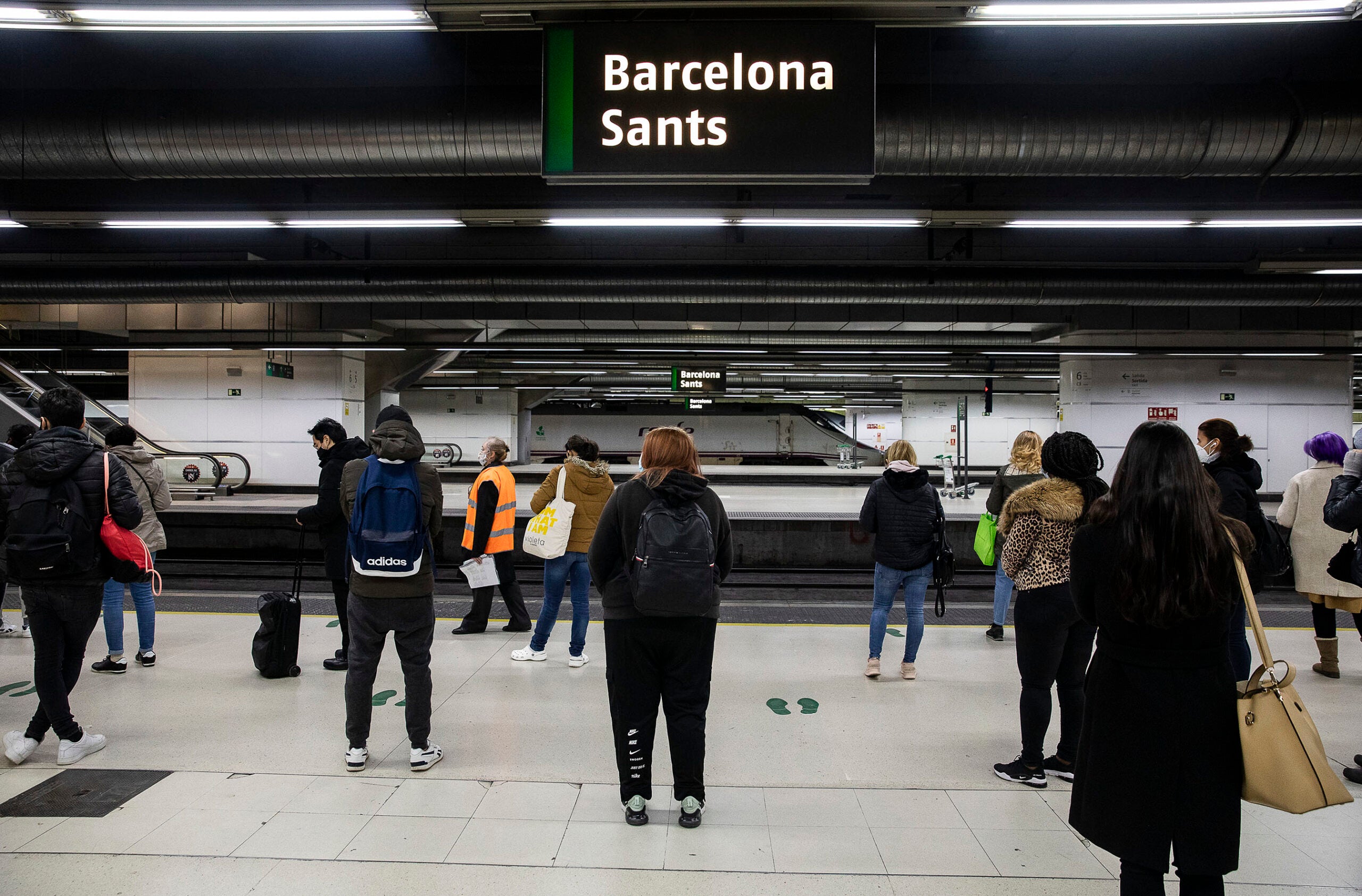 Rodalies i FGC han perdut gairebé la meitat de viatgers en un any / Jordi Play