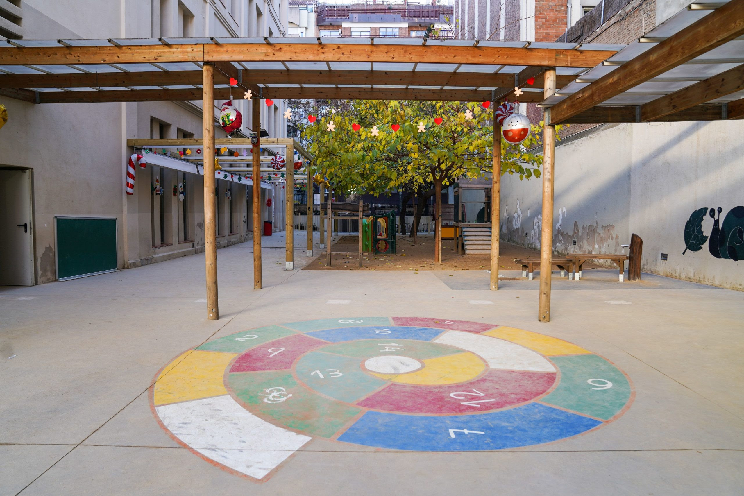 L'Ajuntament vol obrir els patis d'escola al barri / Ajuntament de Barcelona