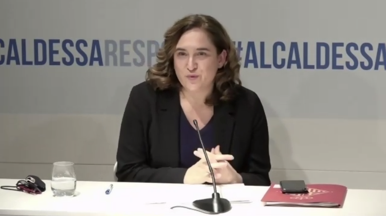 Ada Colau a l'acte 'L'alcaldessa respon' 2021 / Col·legi de Periodistes