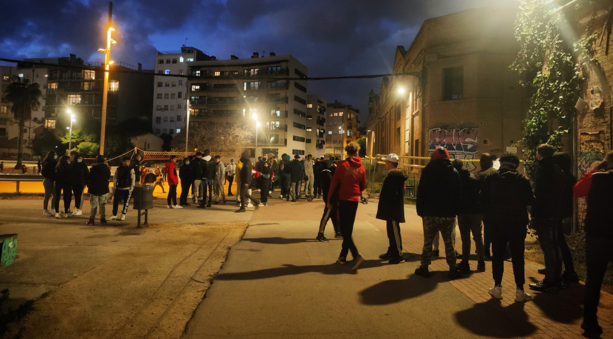 Concentració a Can Batlló en solidaritat amb un menor agredit / DC