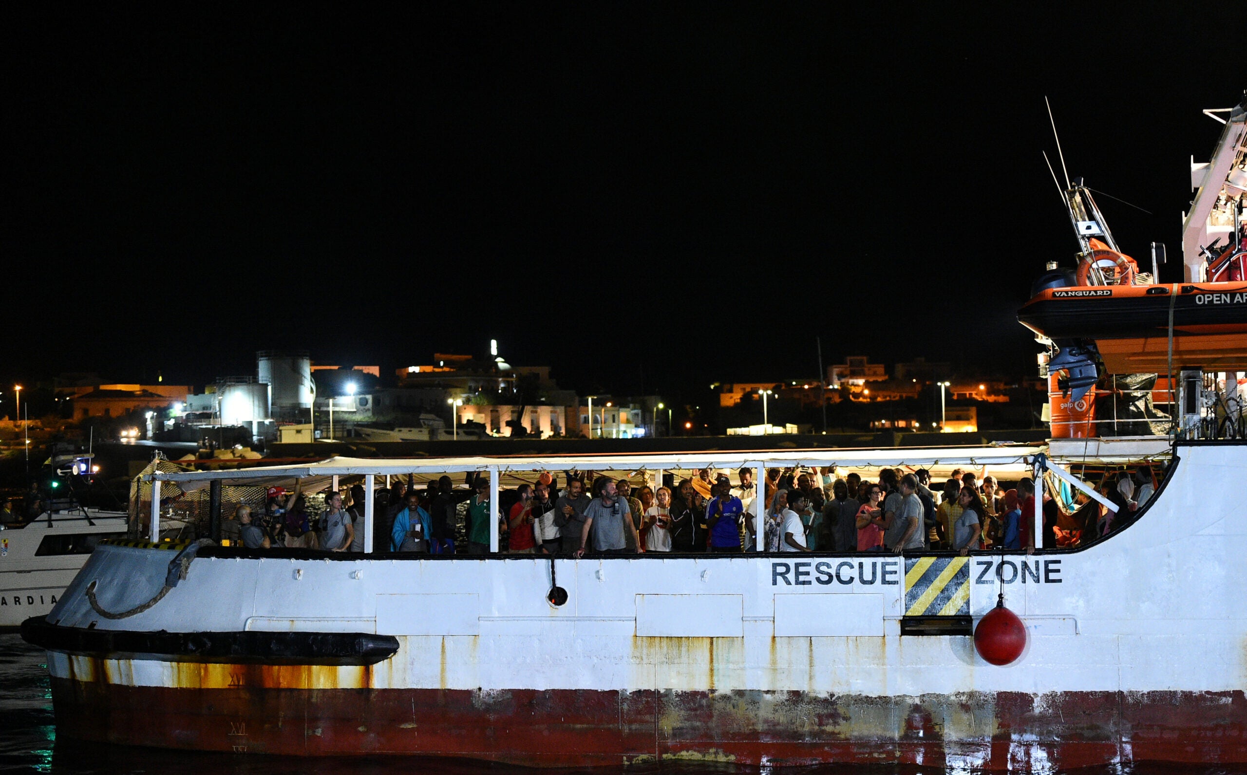 L'Open Arms va desembarcar a Lampedusa el 20 d'agost de 2019 per ordre de la Fiscalia italiana / ACN