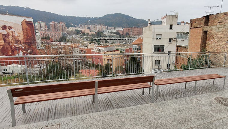 Nou mirador-balcó al carrer Santa Rosalia 91, a la Teixonera / Districte d'Horta-Guinardó