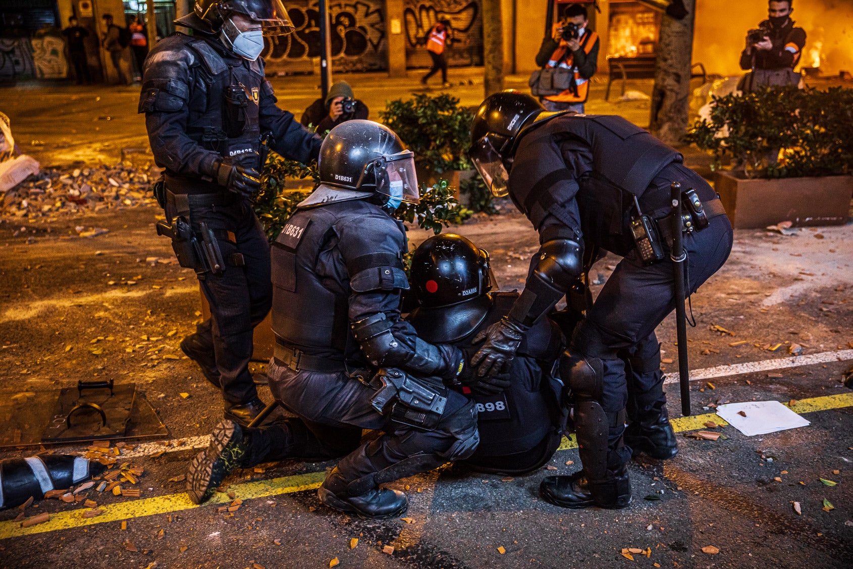 Aldarulls després de la manifestació de suport a Pablo Hasél / Jordi Borràs