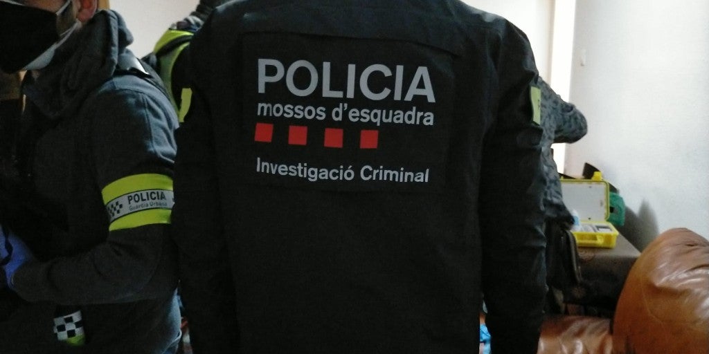 Els Mossos i la Guàrdia Urbana han desmantellat dos pisos on es venia droga / CME