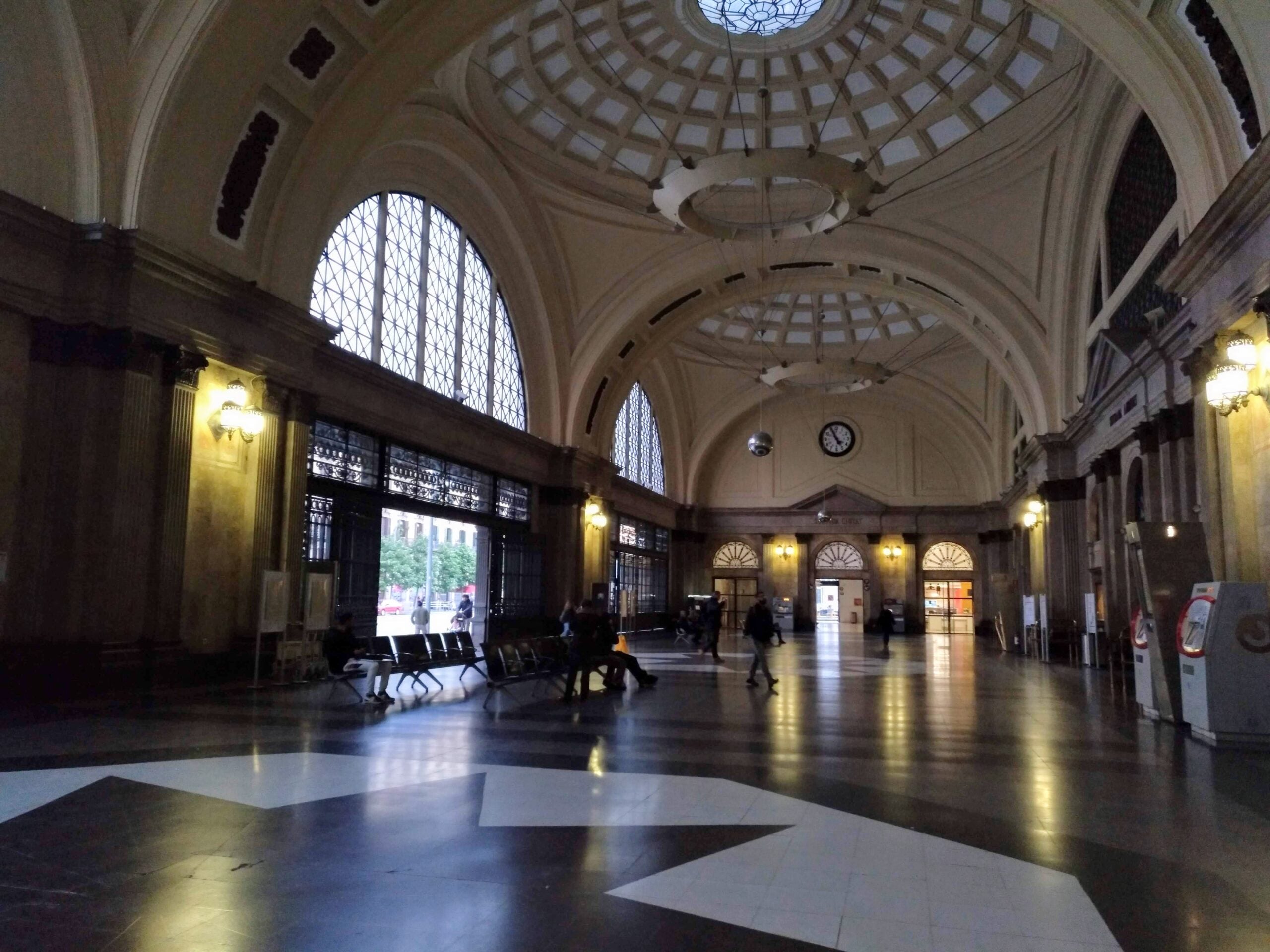 Interior de l'estació de França