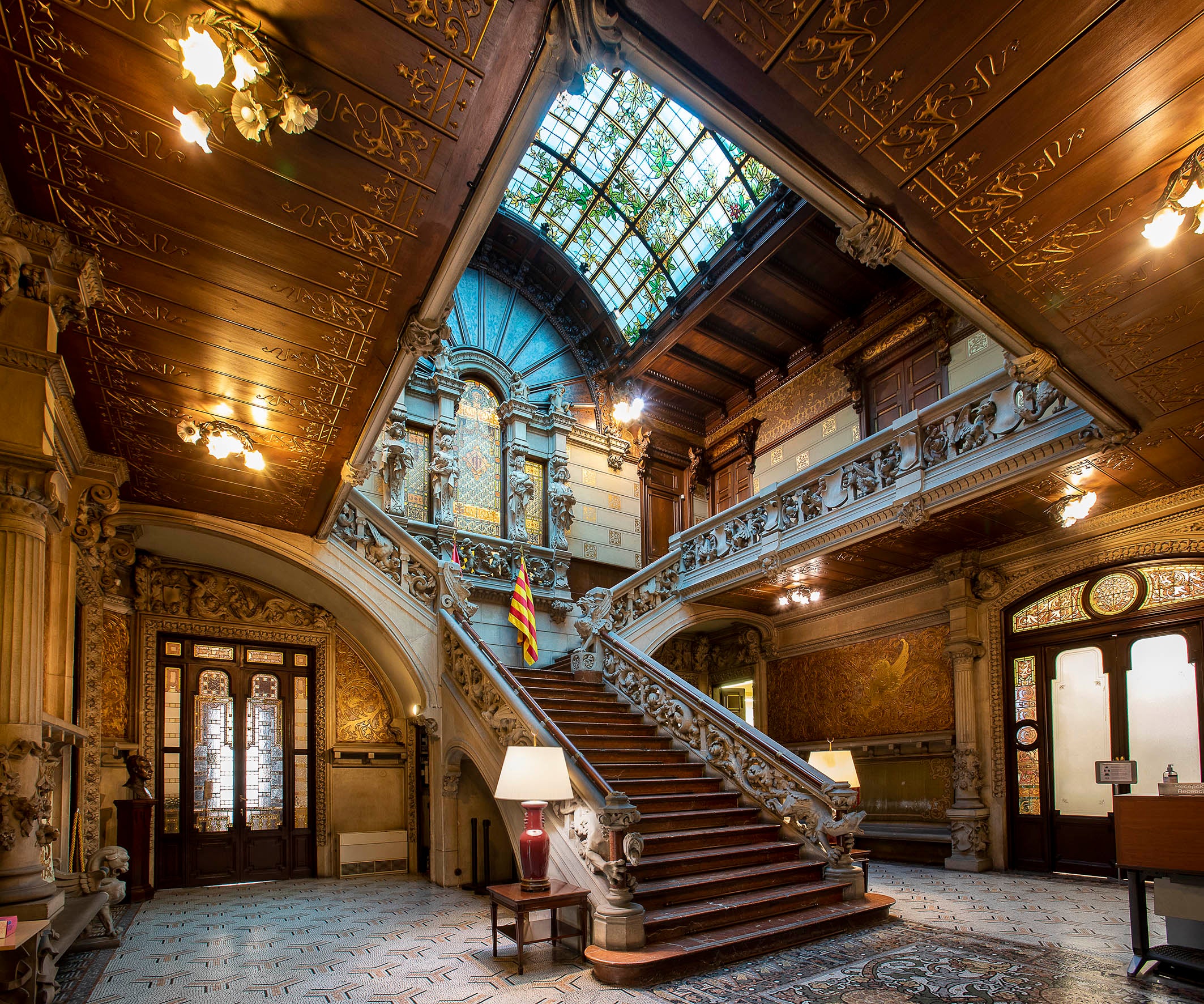 Escalinata del Palau Montaner, actual seu de la Delegació del Govern a Catalunya / Jordi Play
