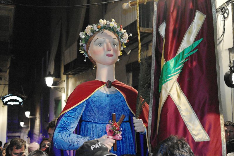 La Gegantona Laia desfilant per Santa Eulàlia, en una imatge d'arxiu / Ajuntament de Barcelona - Vicente Zambrano