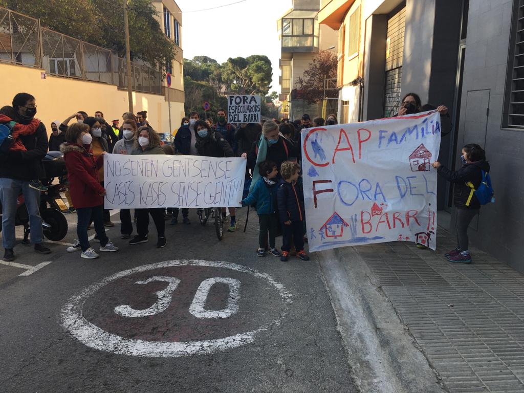 Protesta escolar contra el desnonament d'una família del centre / AFA Montseny