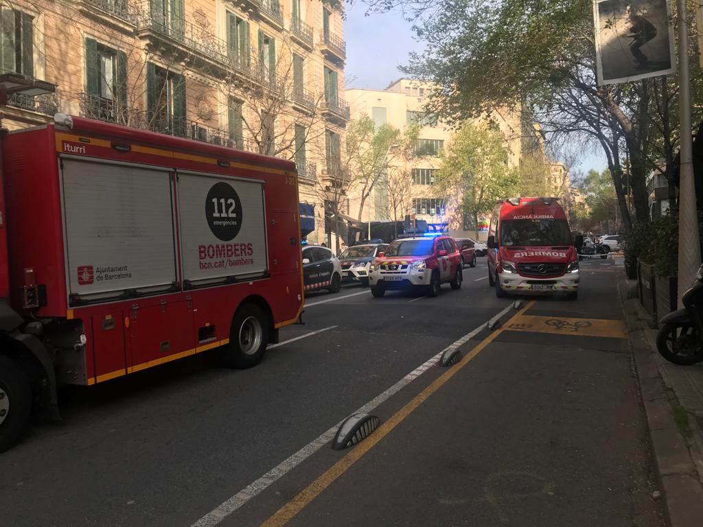 Una dona ha mort en un incendi al carrer Pau Claris de l'Eixample / TOT Barcelona