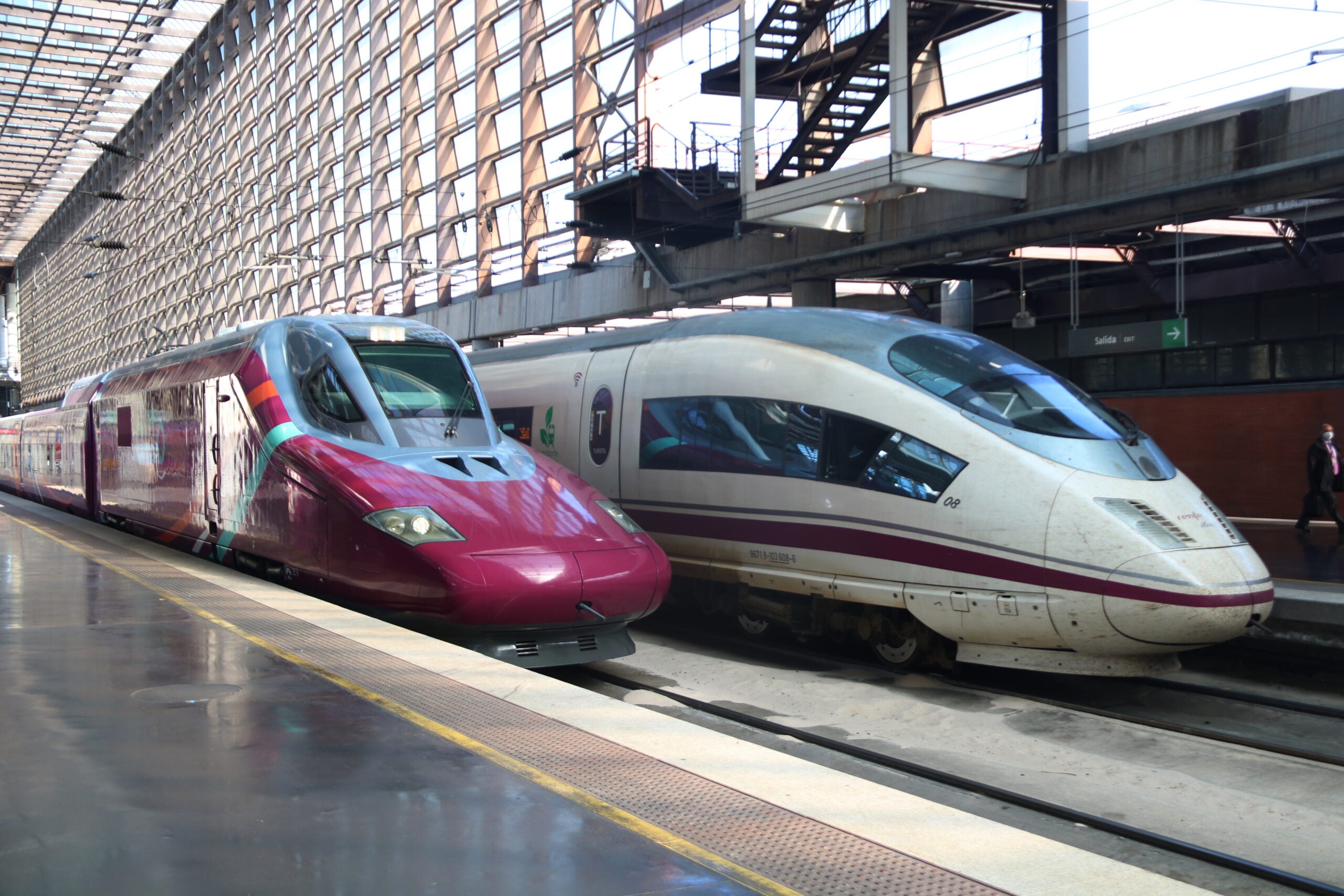 Un dels trens d'alta velocitat de Renfe en una imatge d'arxiu / ACN