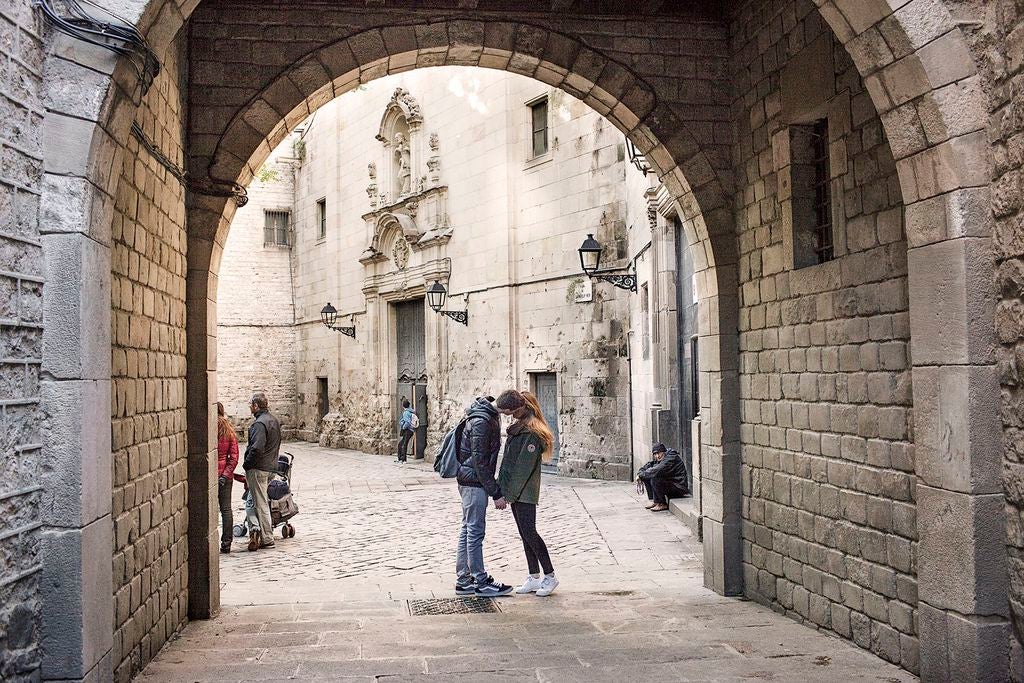 El fotogènic accés cobert a Sant Felip Neri / Ajuntament de Barcelona - Paola de Grenet