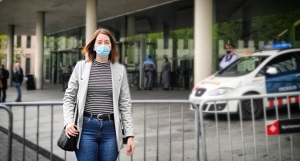 La veïna de Nou Barris agredida durant un acte de Vox surt de declarar del jutjat / D.C.