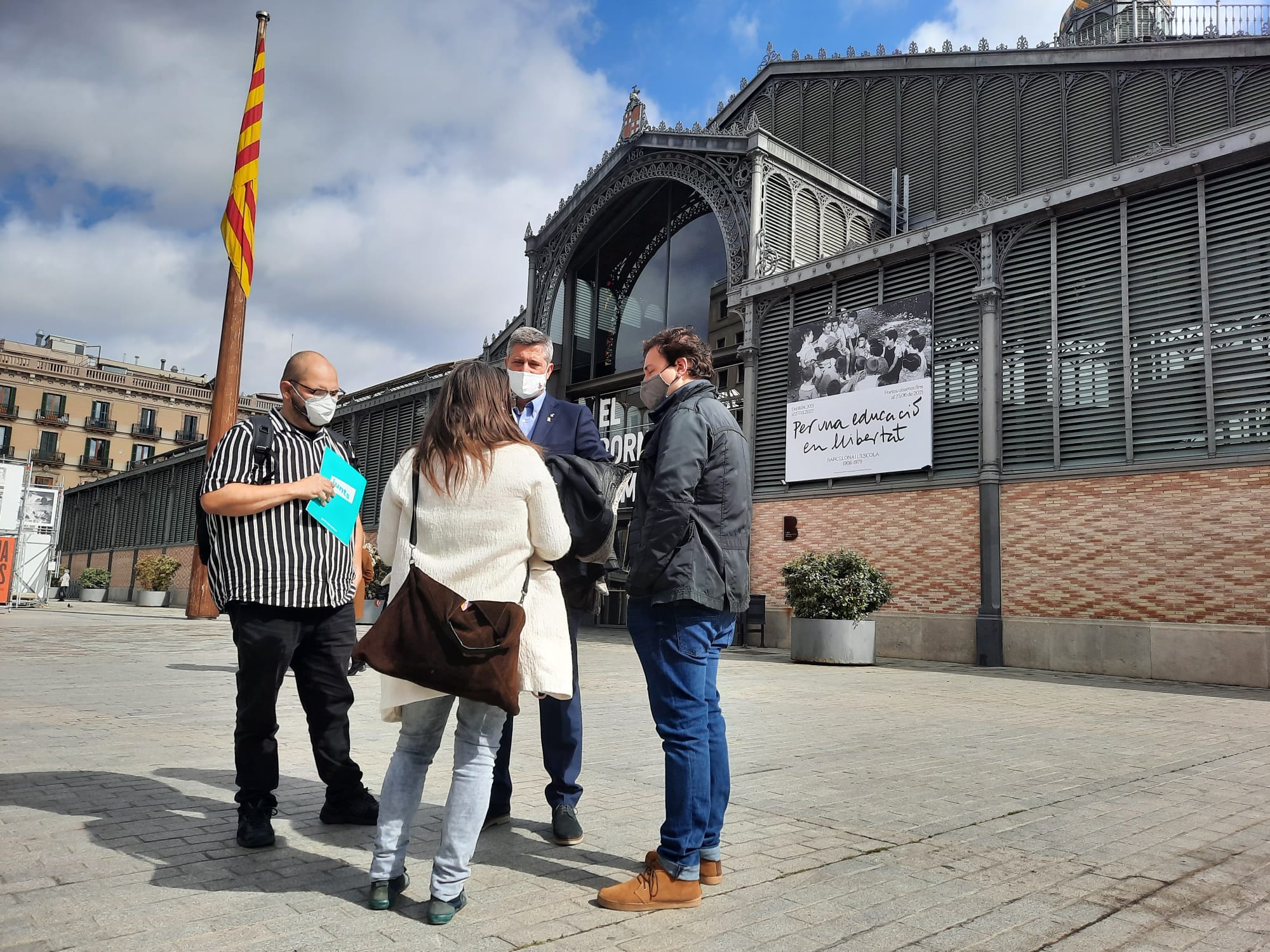 Membres de JxCat davant del Born Centre Cultural i Memòria / JxCat