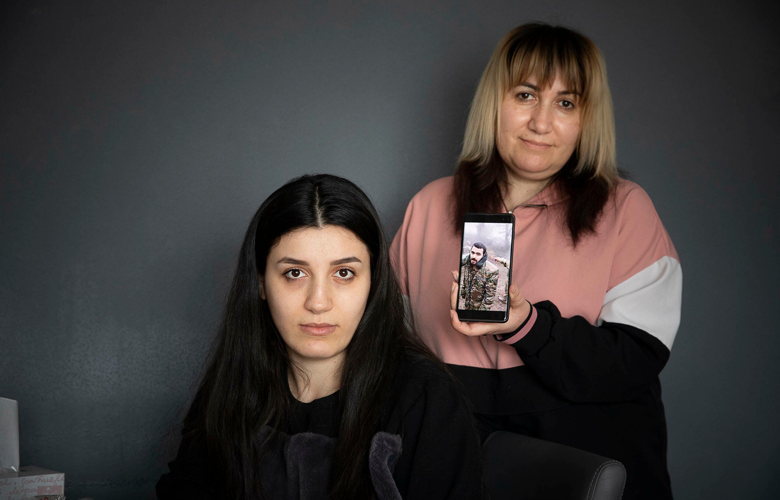 Suzi (esquerra) i Gayane Khachatryan / Jordi Play