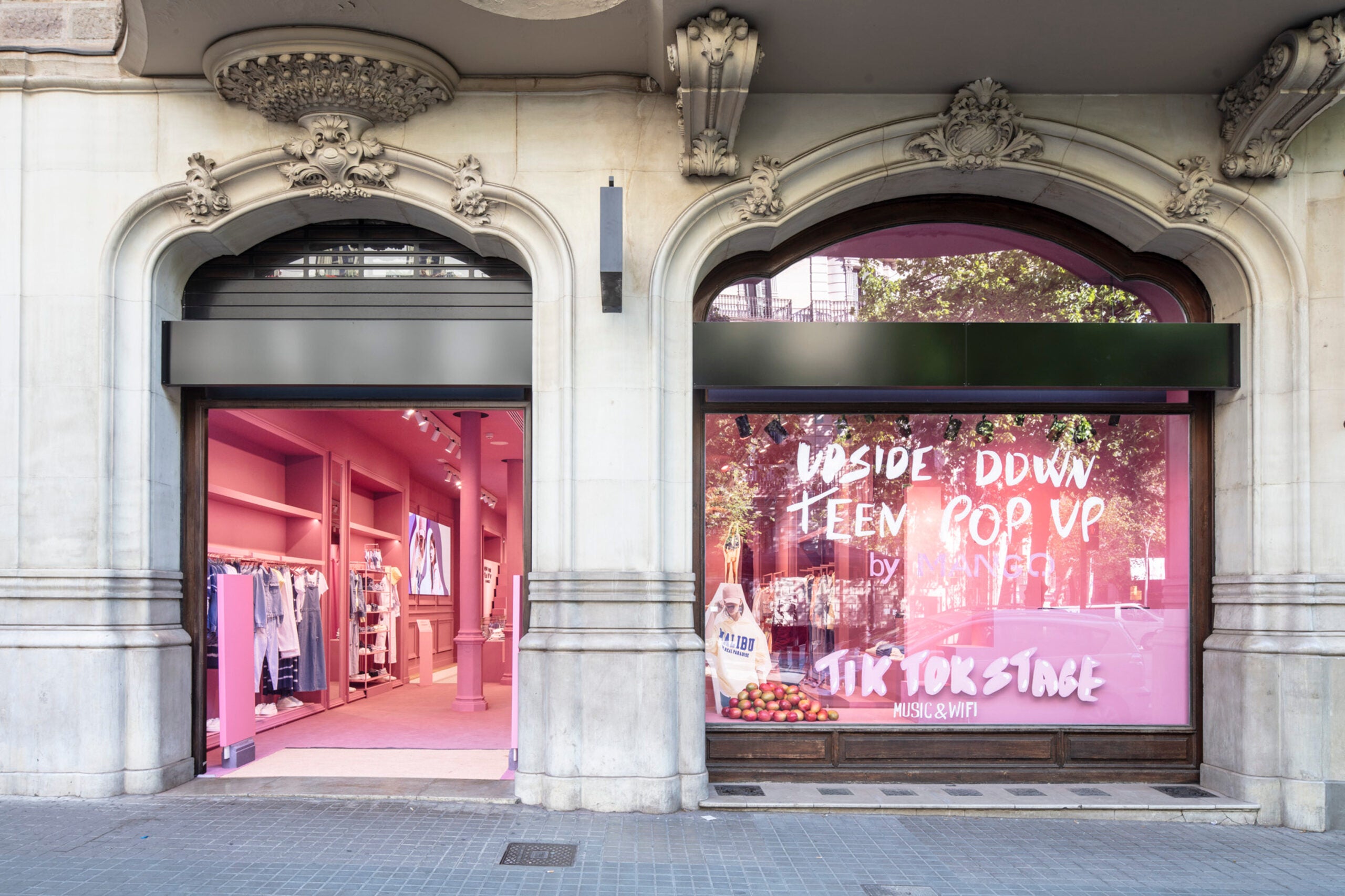 Una botiga de roba al centre de Barcelona / ACN