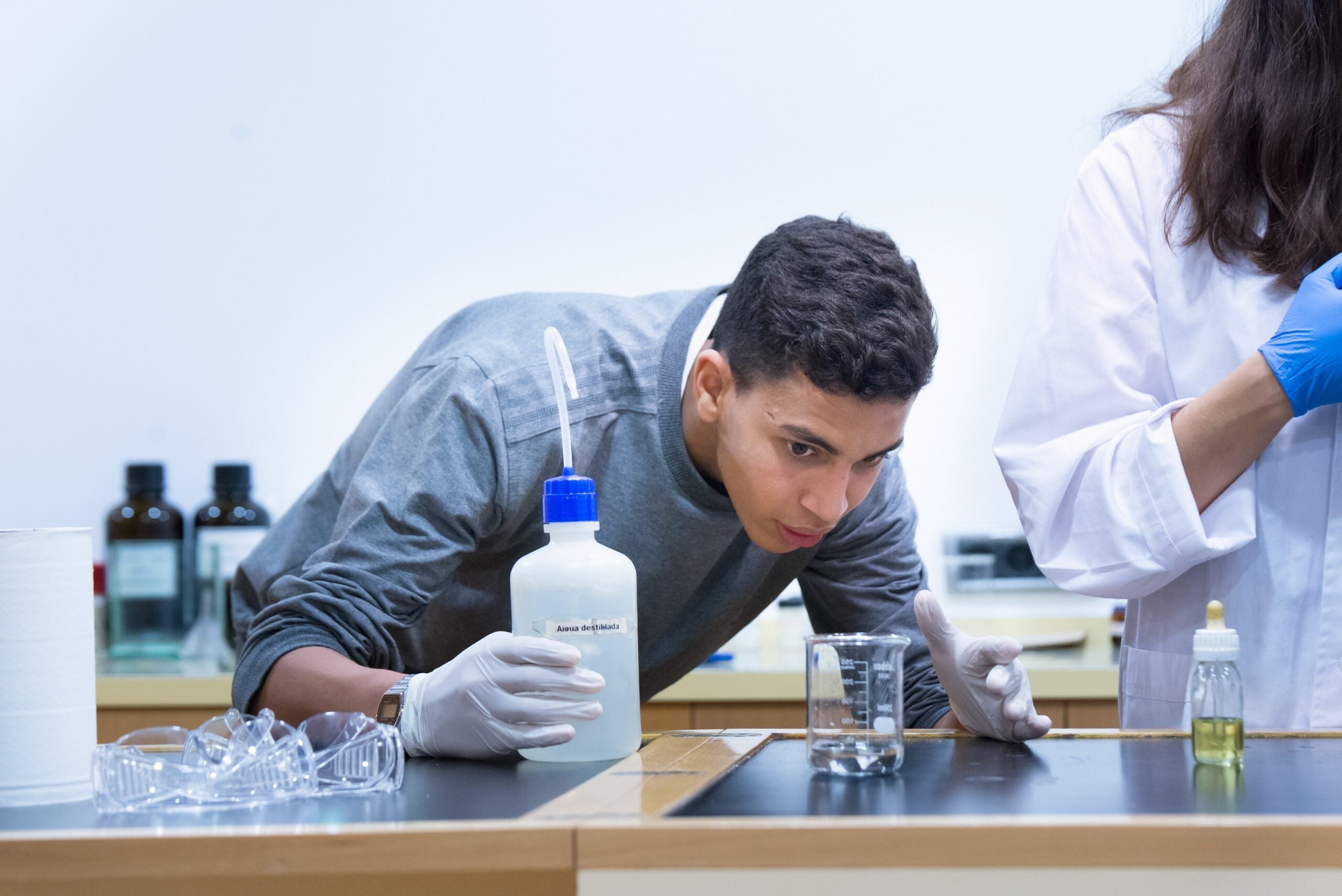 Taller sobre reaccions químiques al CosmoCaixa Barcelona / Fundació 'la Caixa'