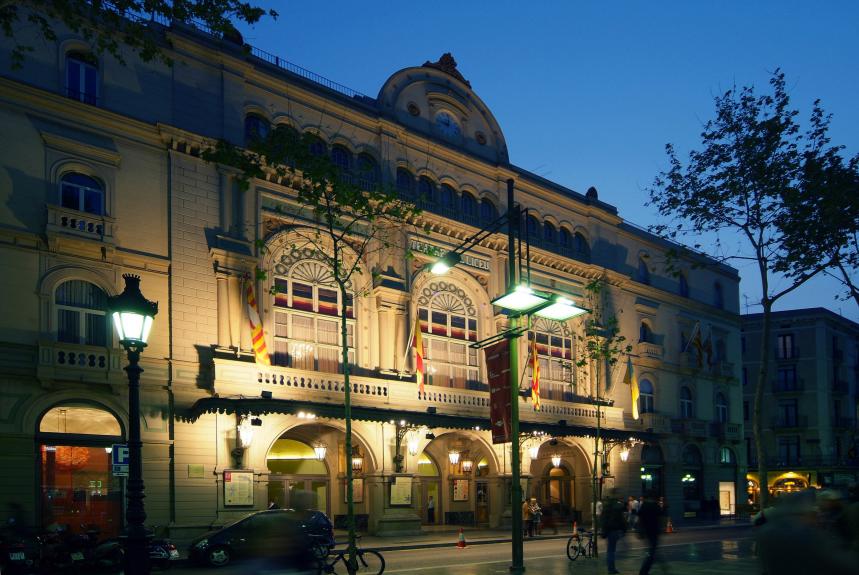 La façana del Liceu, il·luminada de nit / Gran Teatre del Liceu