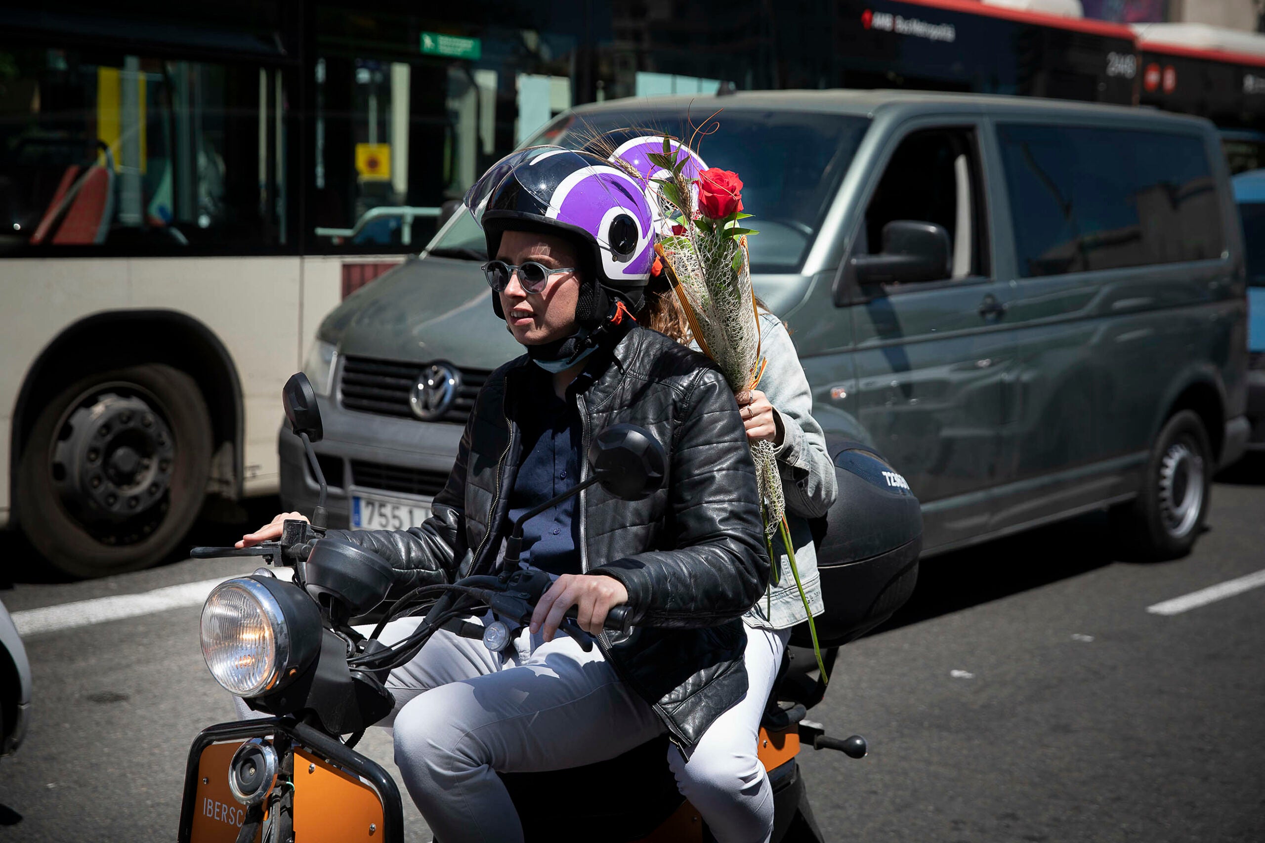 Sant Jordi 2021, en imatges / Jordi Play