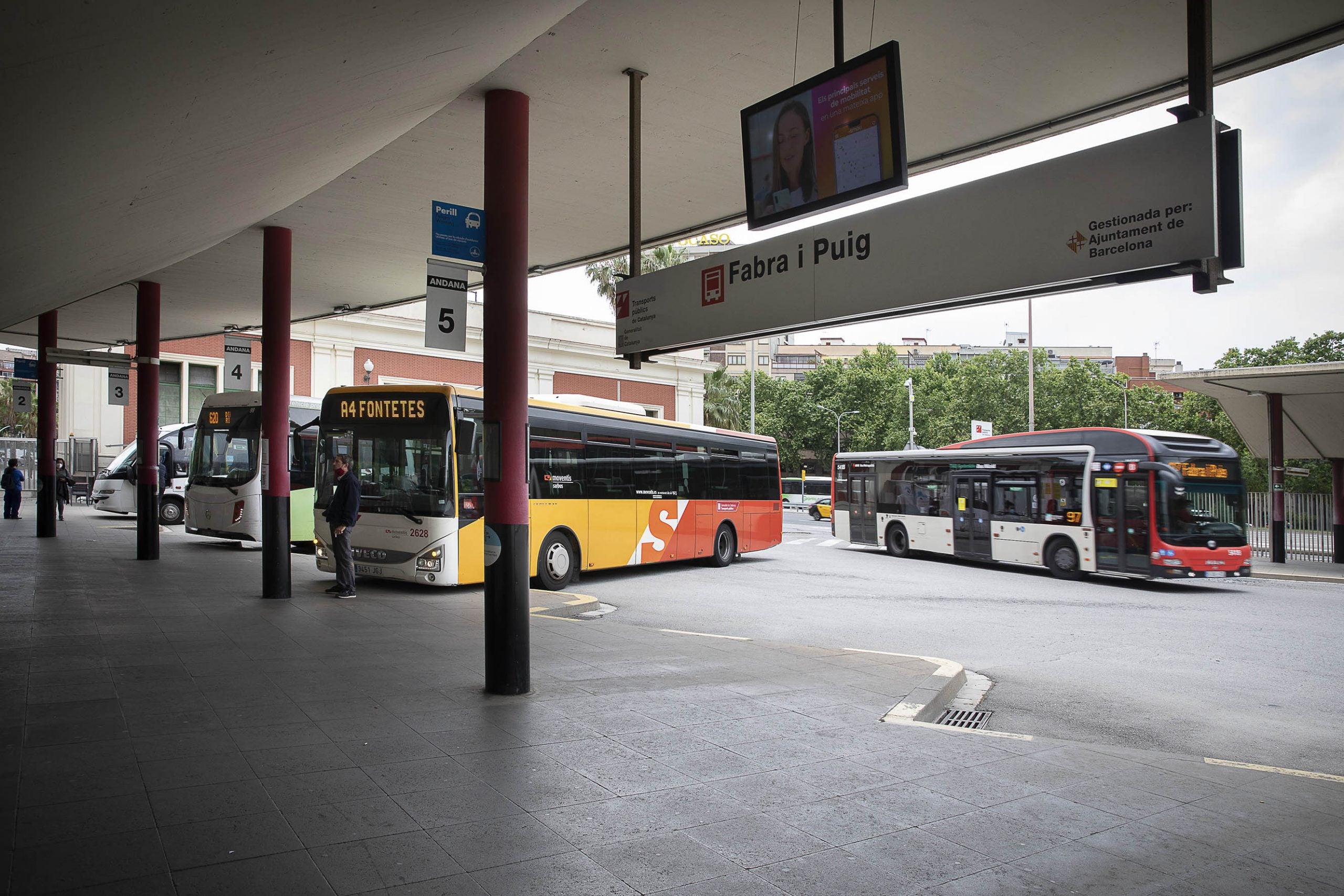 Estació d'autobusos de Fabra i Puig / Jordi Play