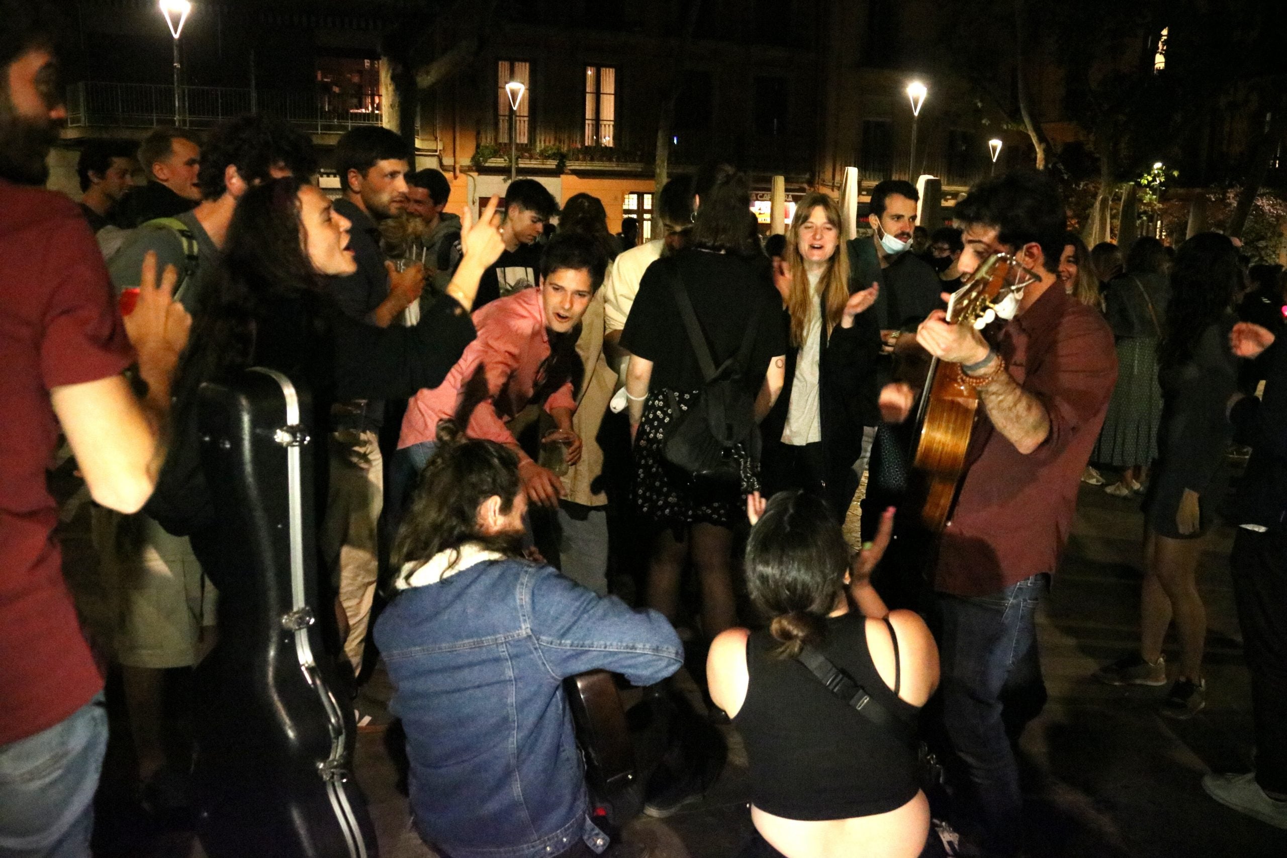 Festa de celebració a la plaça de la Virreina / ACN