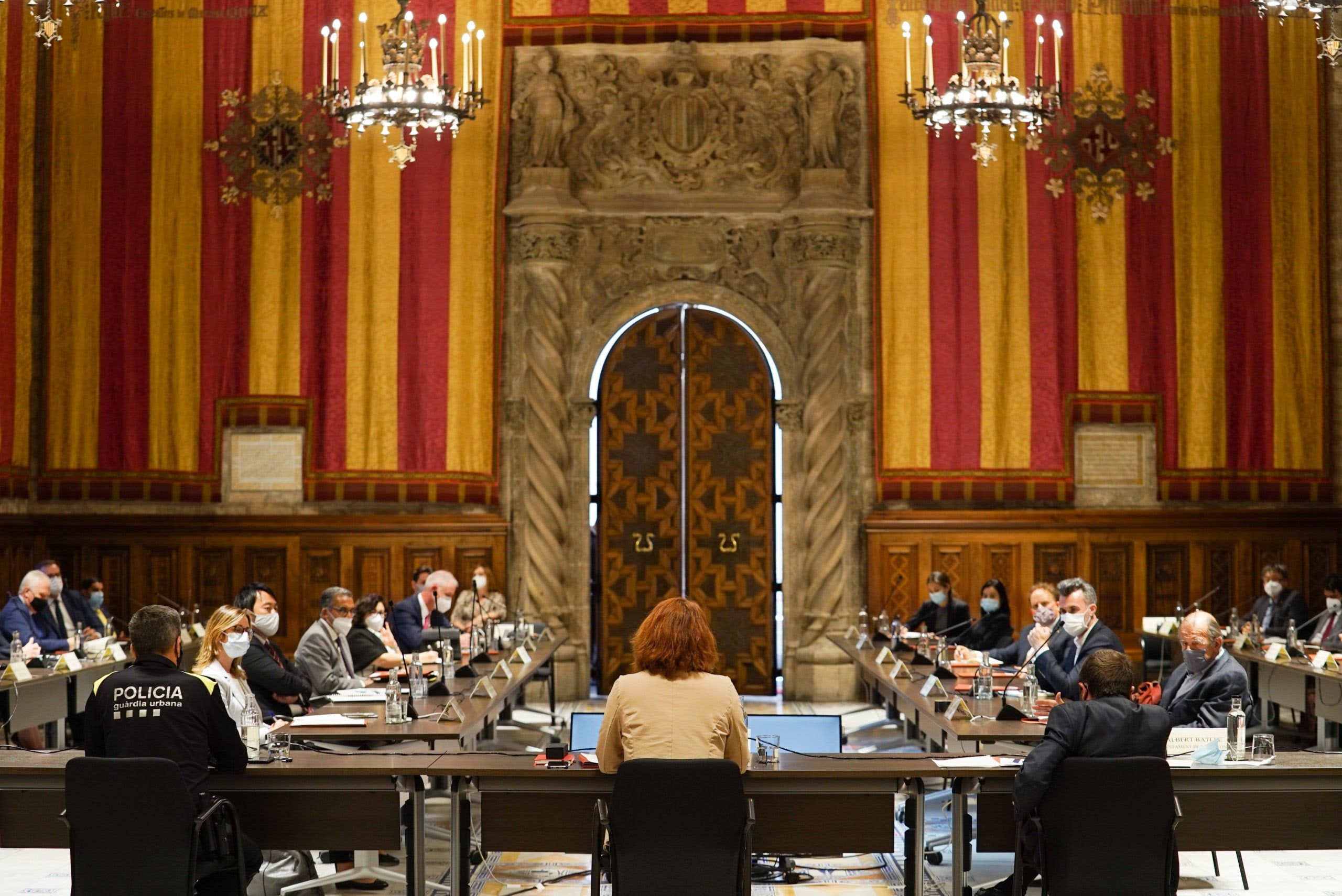 Reunió que han mantingut els representants de l'Ajuntament de Barcelona amb el Cos Consular / ACN