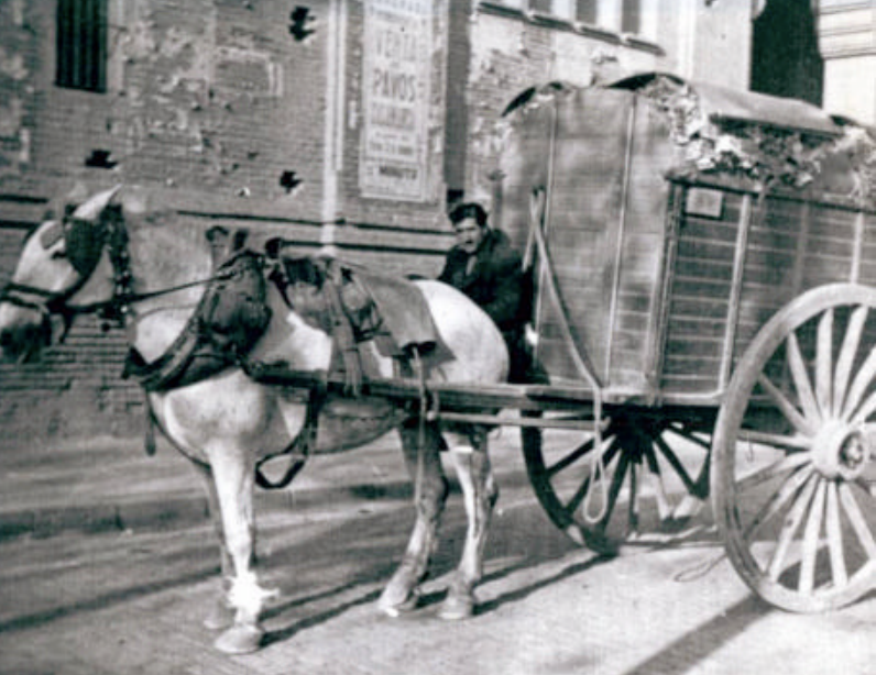 Carro d'escombraries de Barcelona, a principis del segle XX. Corp CLD 