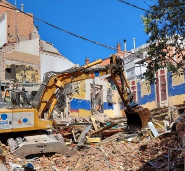 La popular sala Universal del carrer Marià Cubí. Foto: @Juliaguillamon