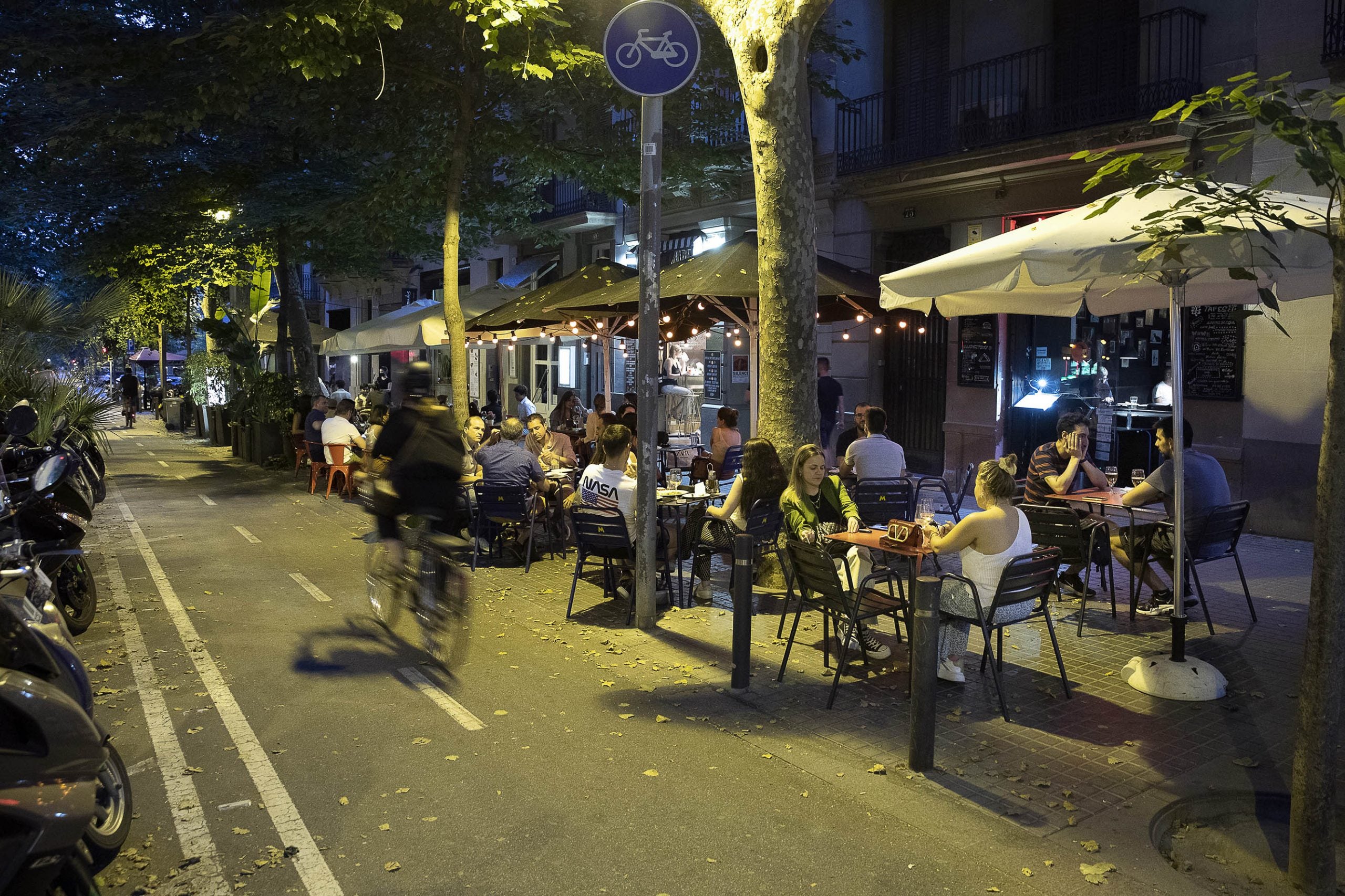 Una terrassa a l'estiu de 2021 / Jordi Play