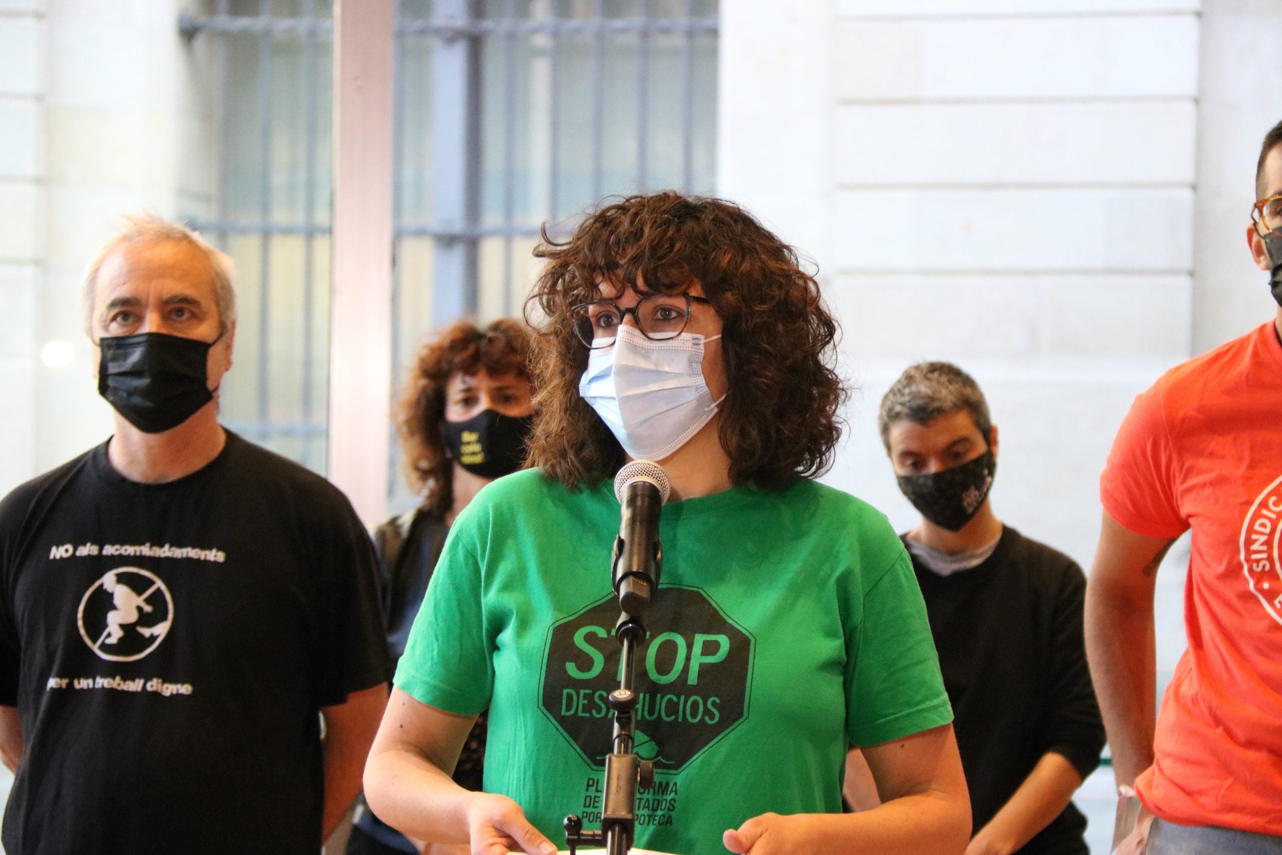 Lucía Delgado, portaveu de la PAH, durant una roda de premsa / ACN