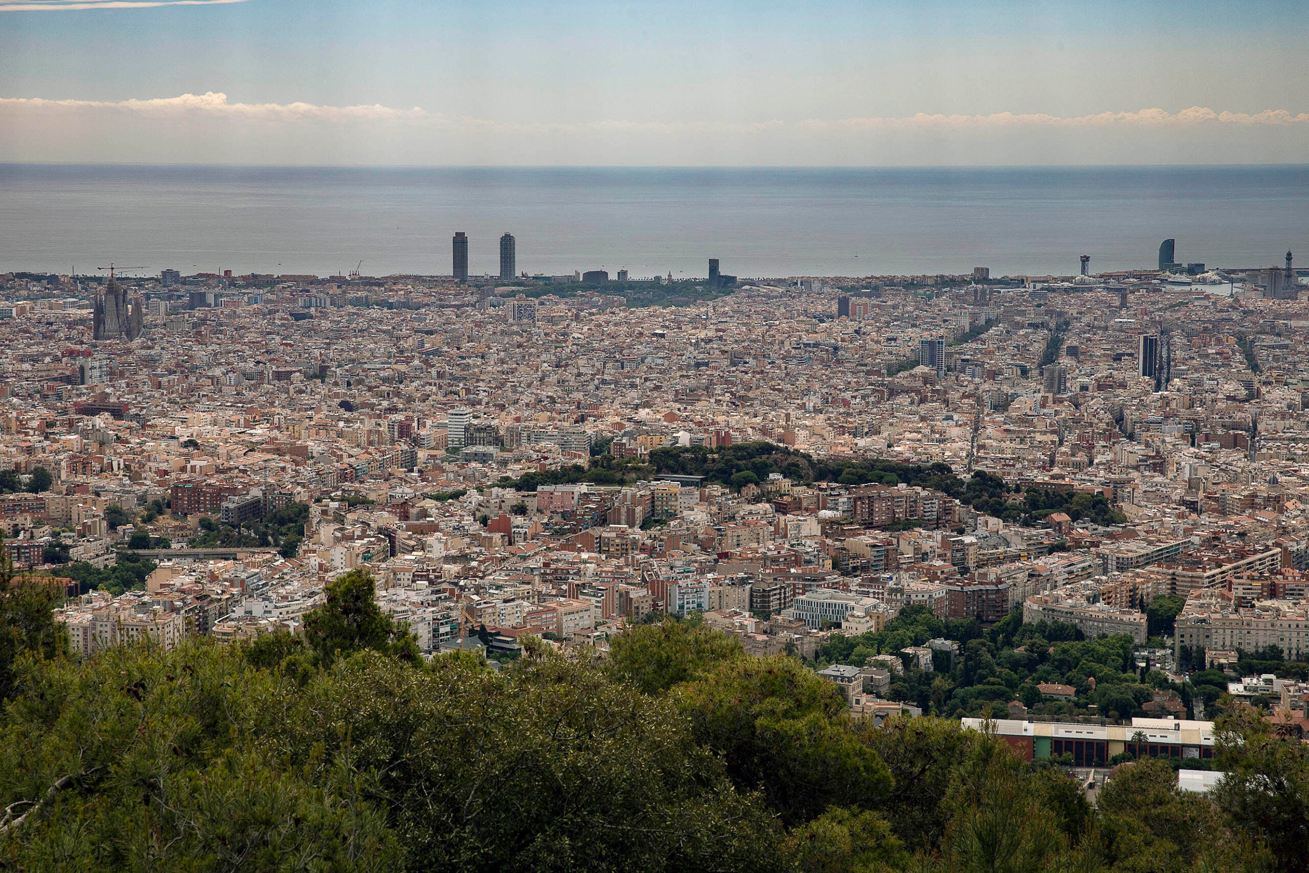 Panoràmica de Barcelona des de l'Observatori Fabra / Jordi Play