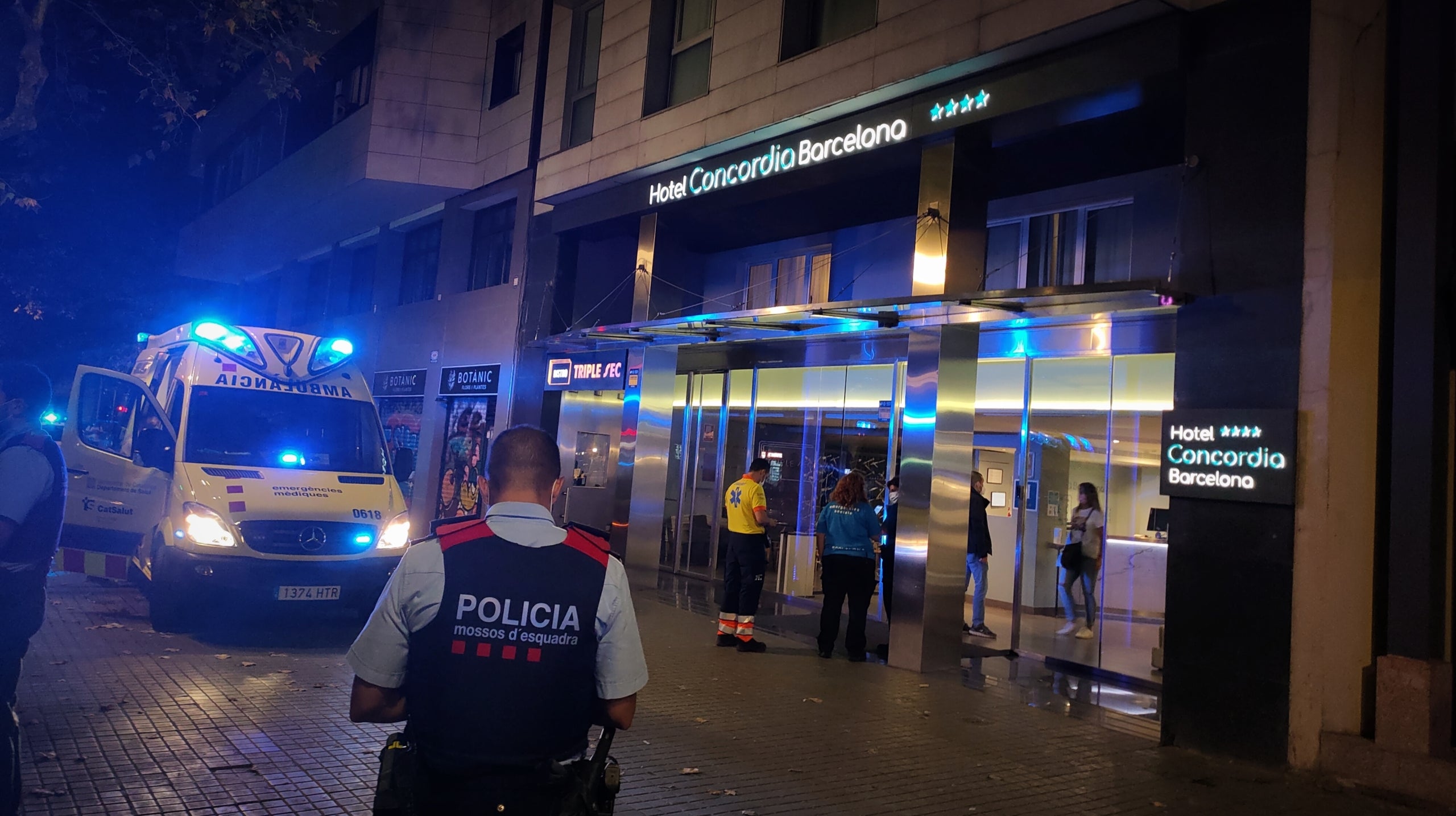 L'hotel Concòrdia, amb els Mossos investigant la mort d'un nen petit / D.C.