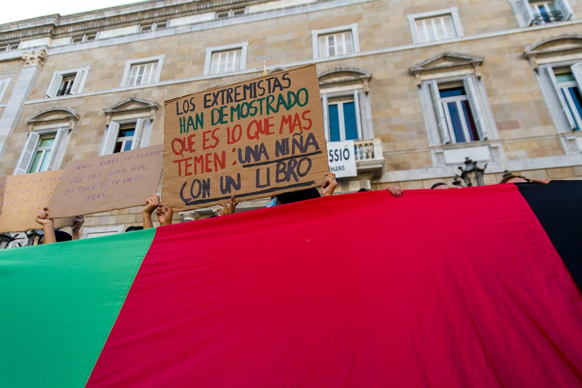 Protesta a favor dels drets de les dones de l'Afganistan, a Barcelona / Lorena Sopena / Europa Press
