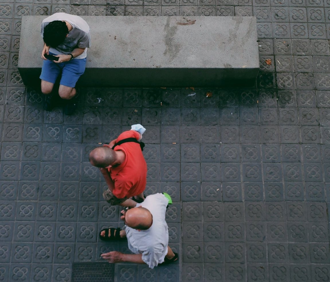 Un dels retrats dels blocs de formigó de l'Eixample / Joel Codina