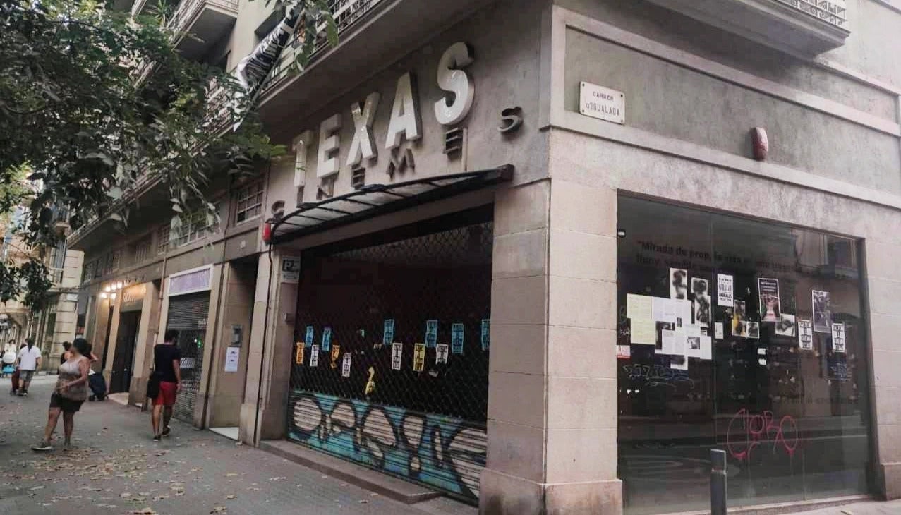 La façana actual de l'edifici dels Cinemes Texas, tancats / David Cobo