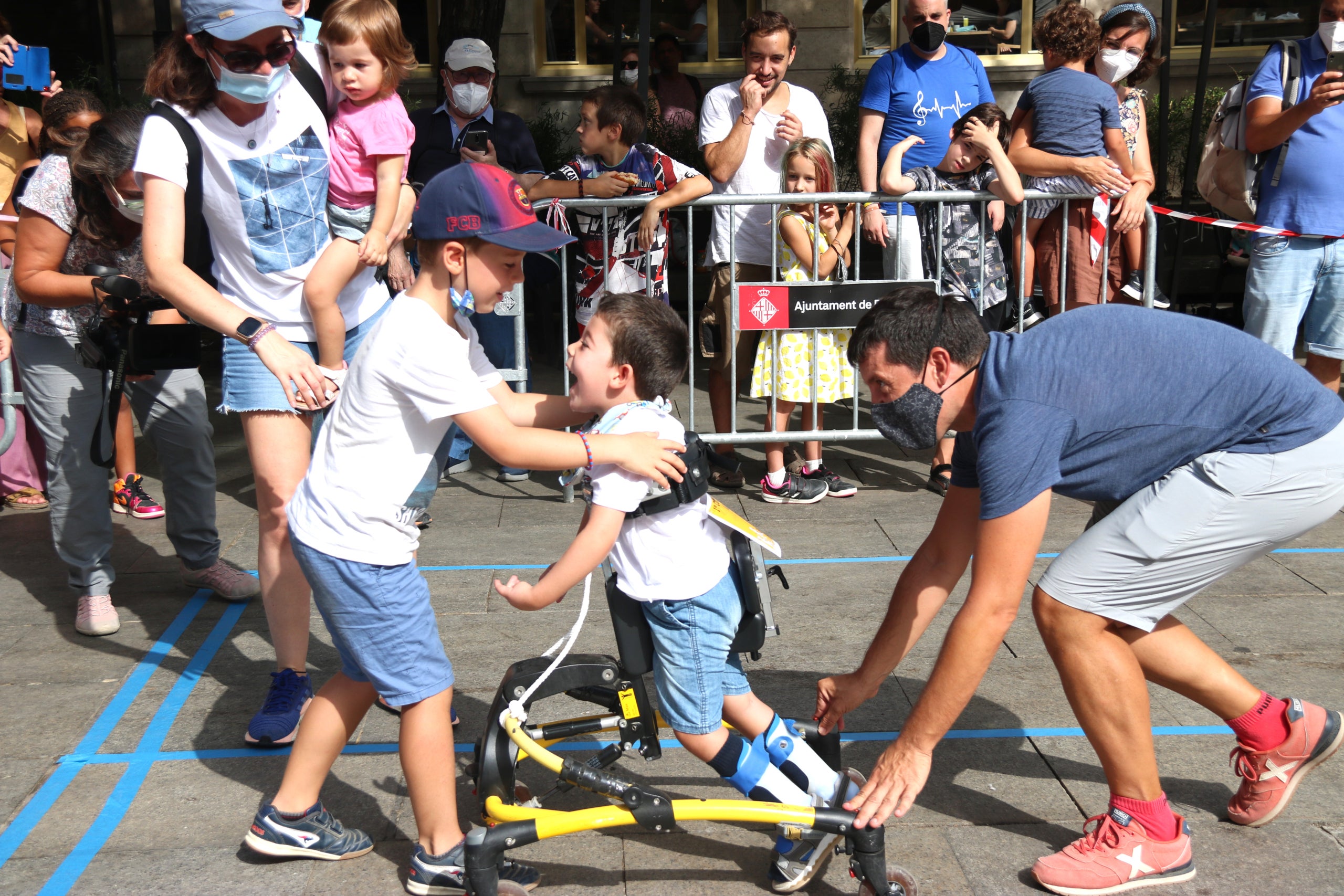 Un participant de la cursa arribant a meta / Carola López / ACN