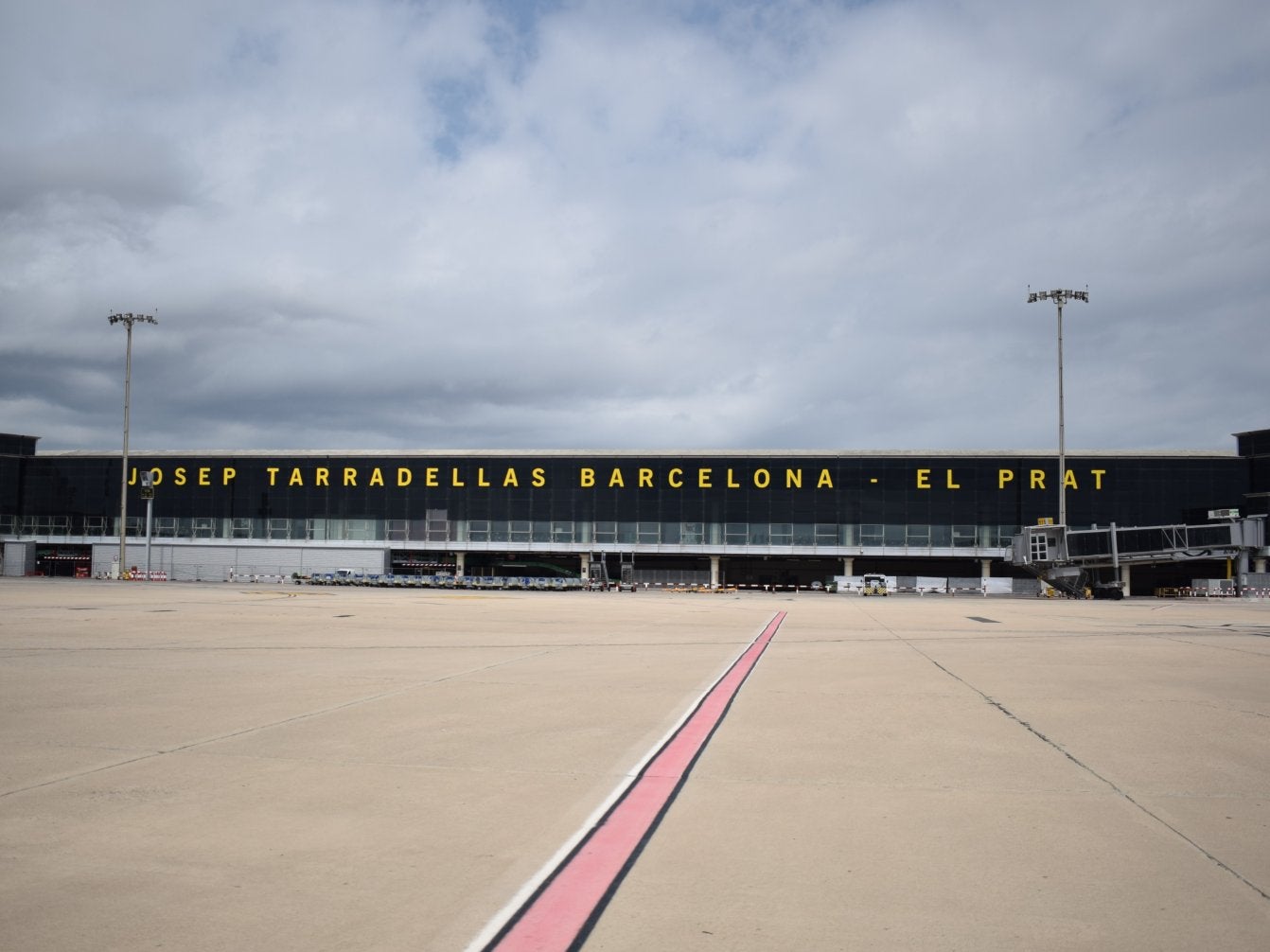 El nou rètol de l'Aeroport Josep Tarradellas Barcelona El Prat / Aena