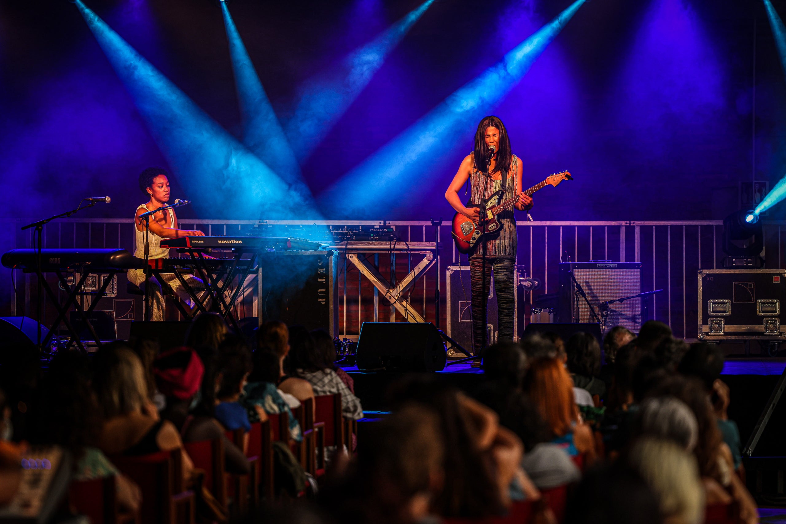 El concert d'Yndi, aquesta tarda a l'Antiga Fàbrica Estrella Damm / Jordi Borràs