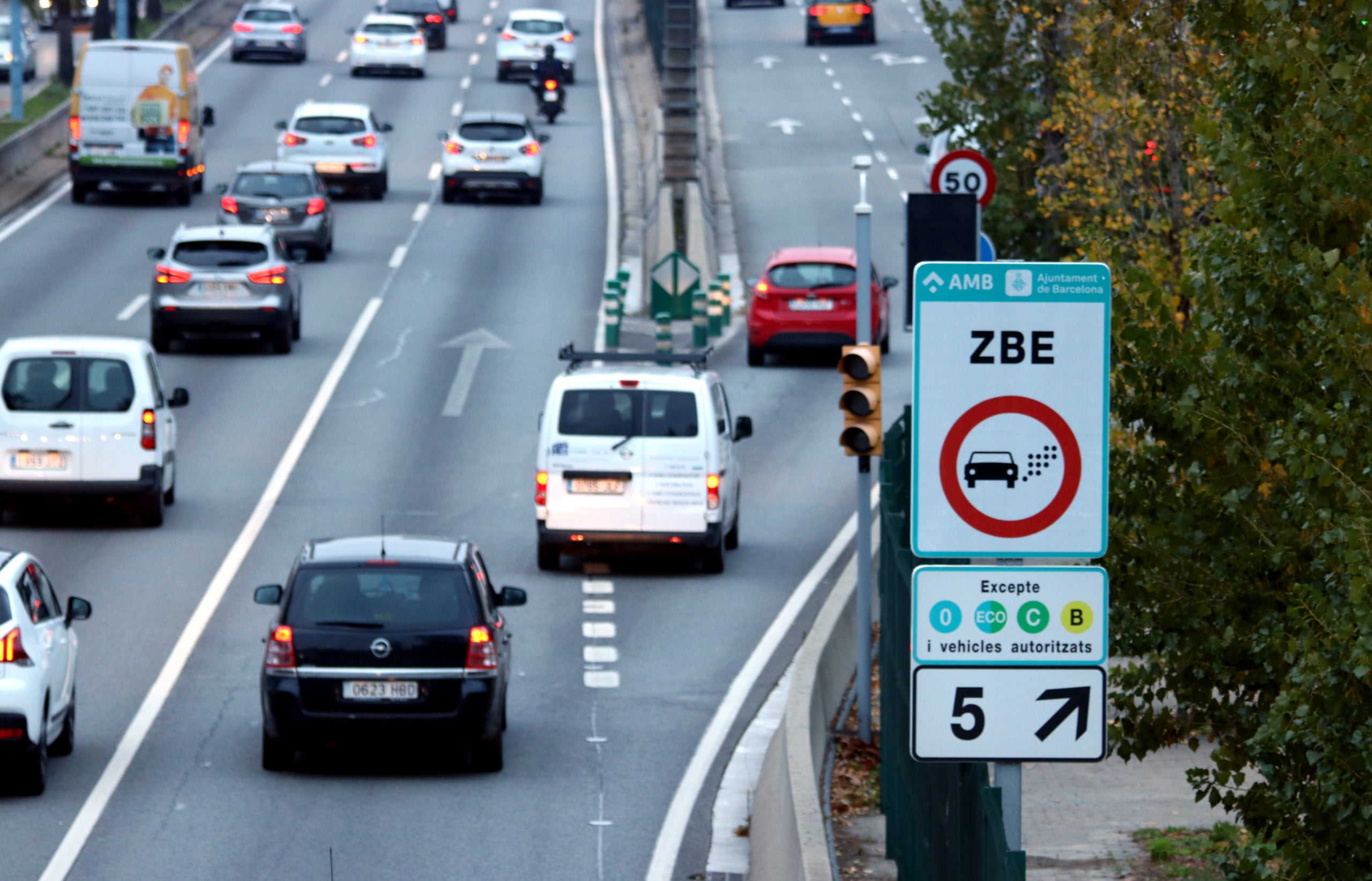 La Zona de Baixes Emissions, una primera prova pilot de peatge a Barcelona ACN