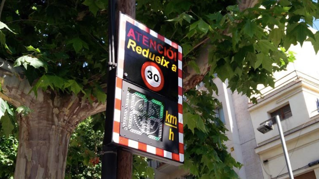 Un radar pedagògic a Barcelona. Foto: Ajuntament de Barcelona