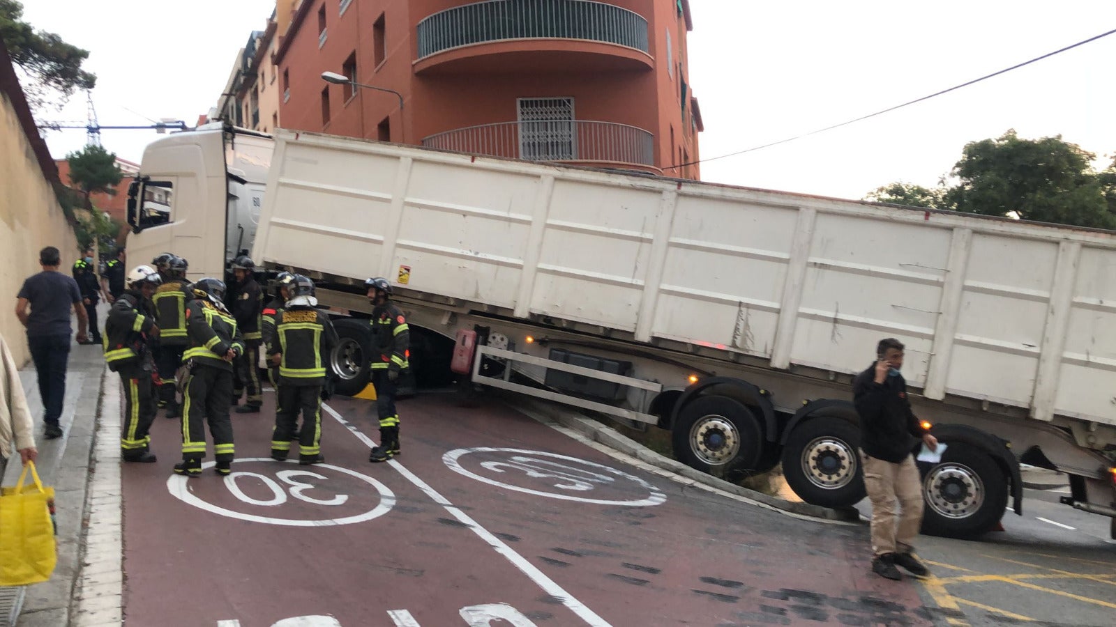 El conductor s'ha equivocat amb el GPS i ha acabat al barri del Coll / GUB