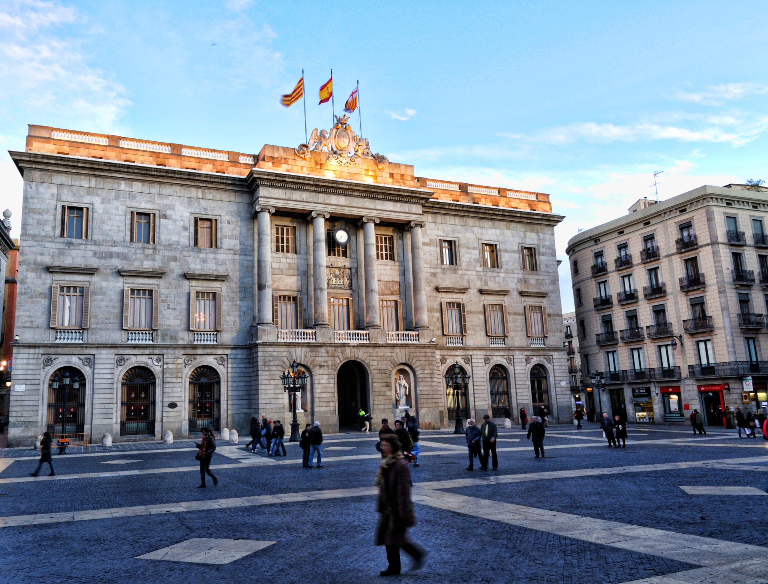 L'acord entre ERC i els Comuns al Parlament fa que Colau tingui els comptes garantits 