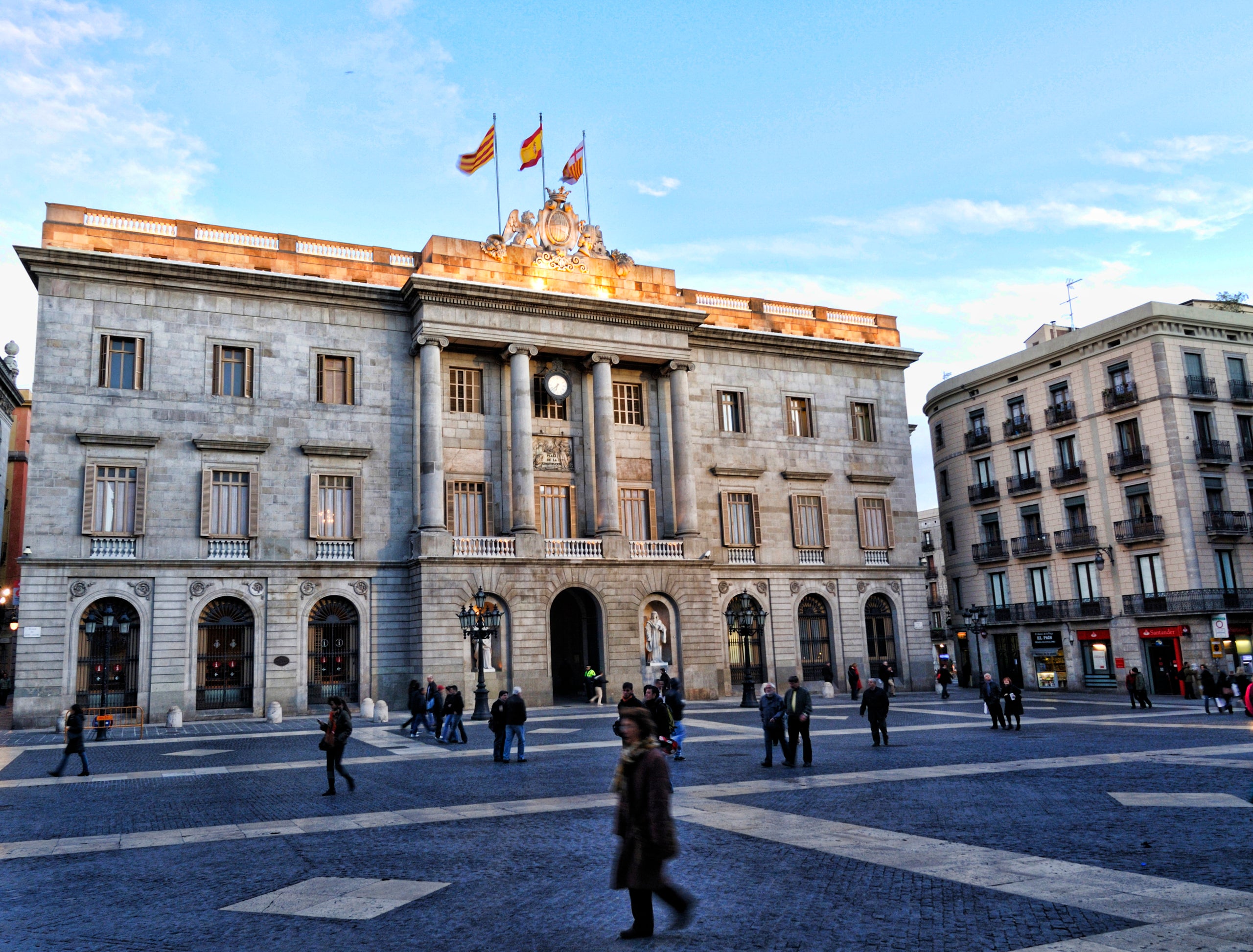 L'acord entre ERC i els Comuns al Parlament fa que Colau tingui els comptes garantits 